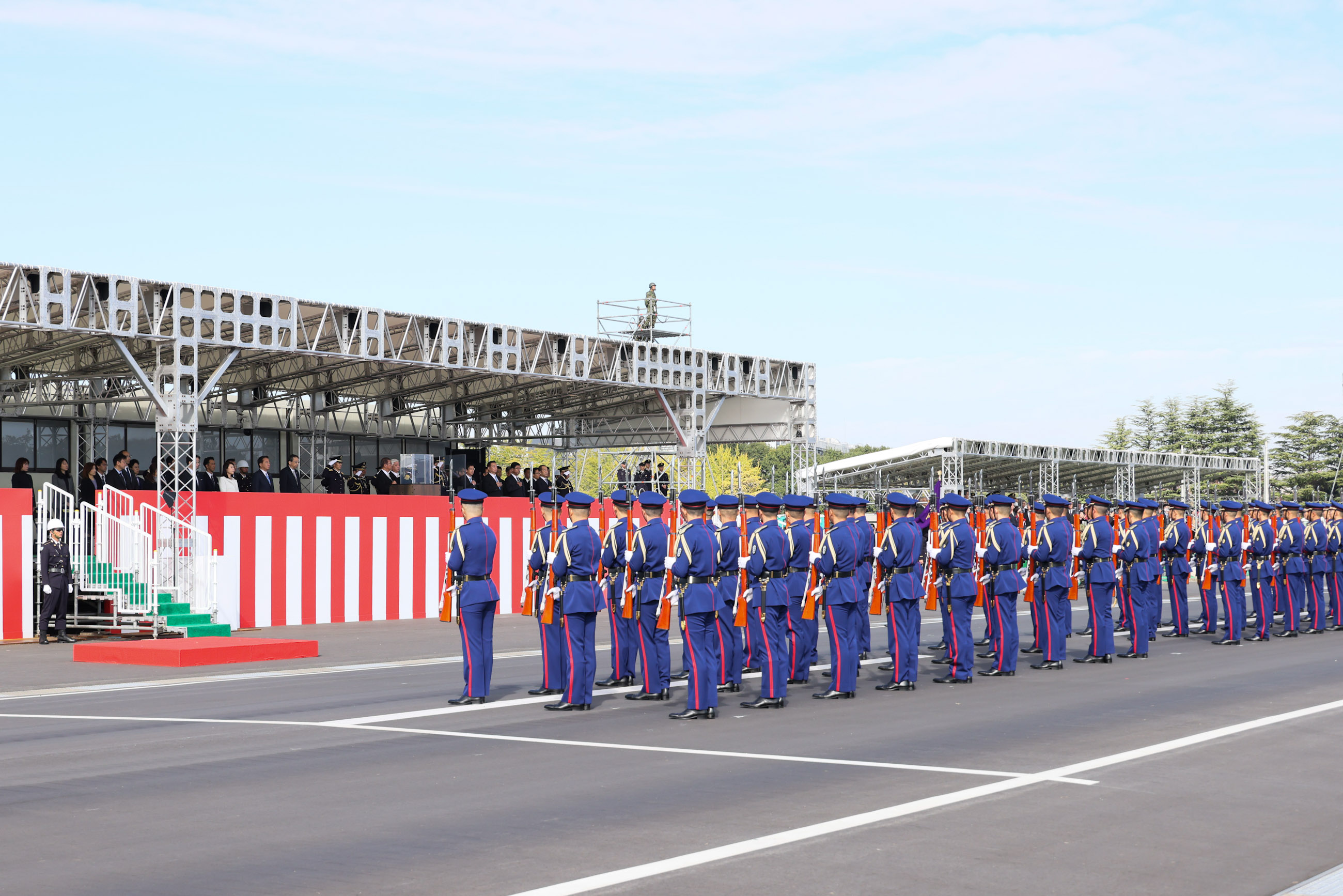 出席防卫省・自卫队成立70周年纪念检阅仪式(首相行程) | 日本国