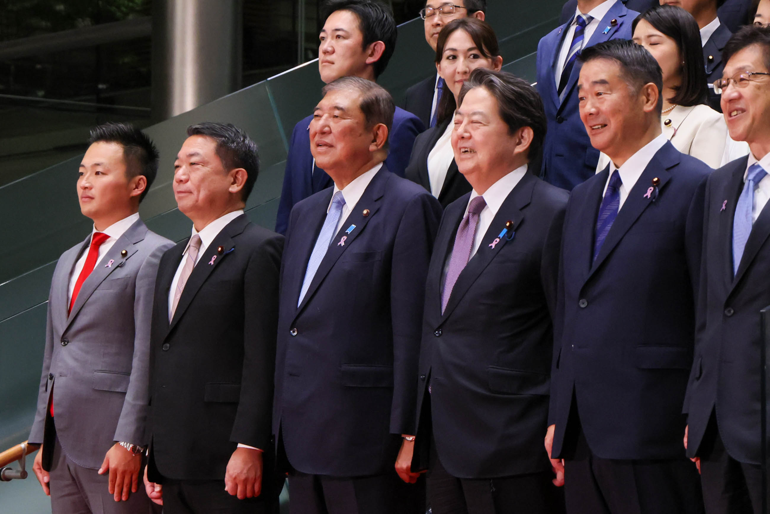 首次大臣政务官会议及合影留念