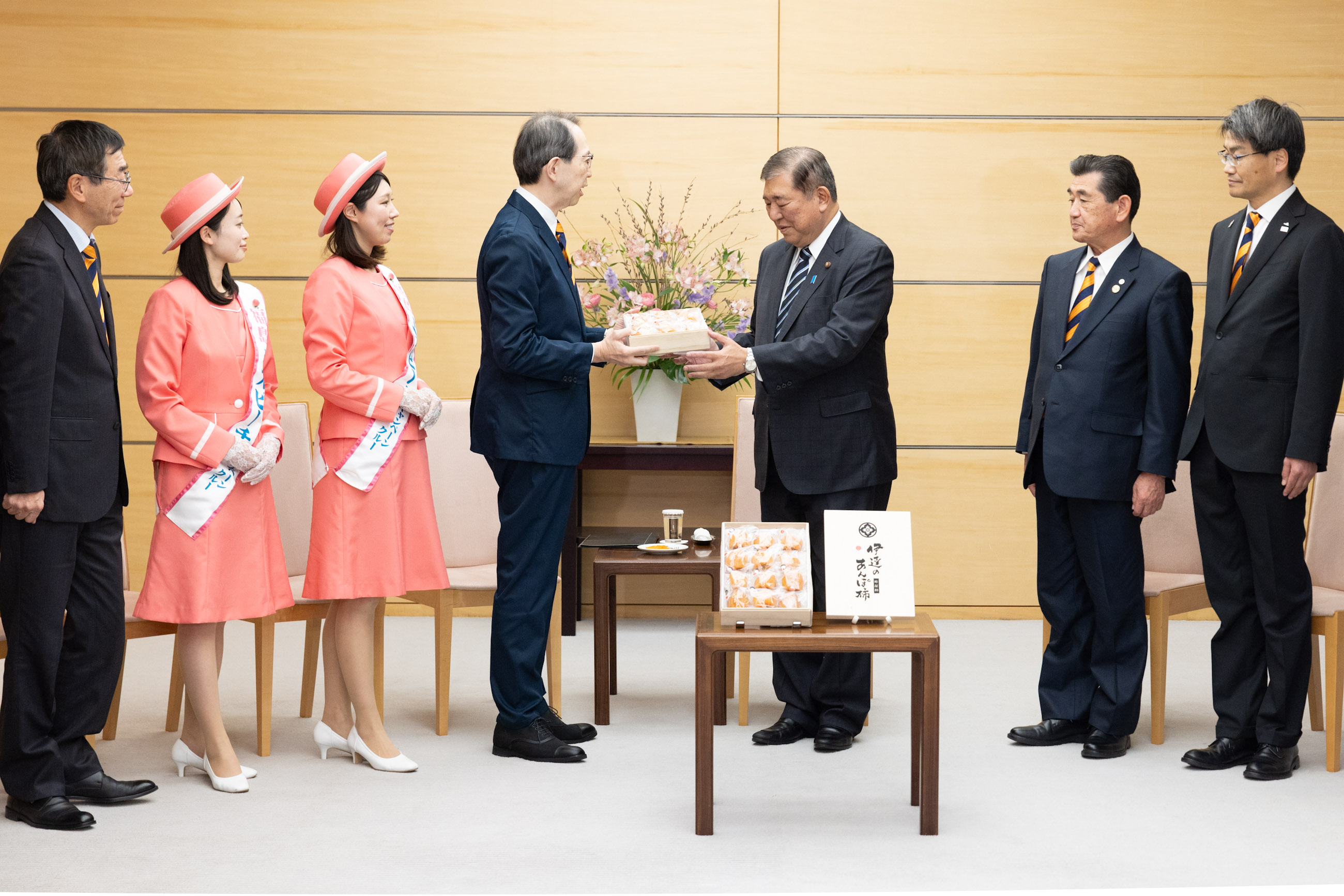 石破首相接受赠送2