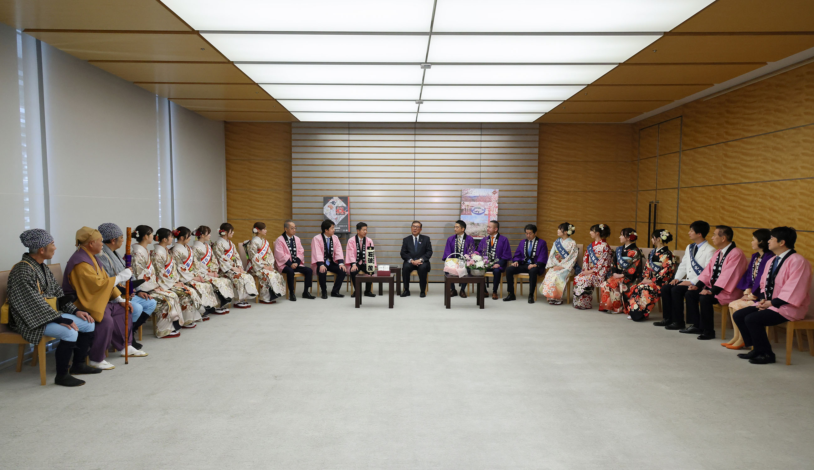 石破首相接受拜会3