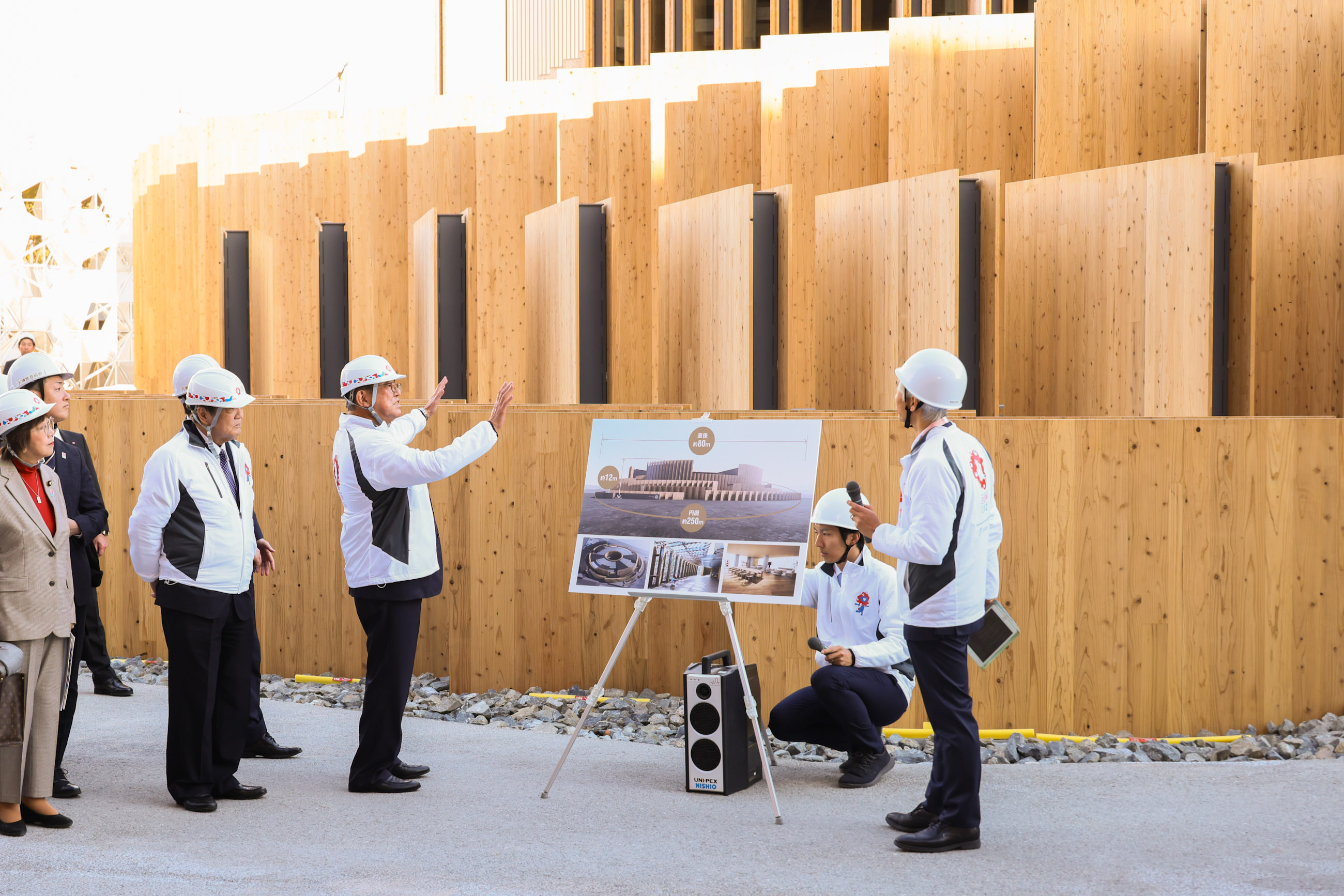 石破首相视察日本馆3