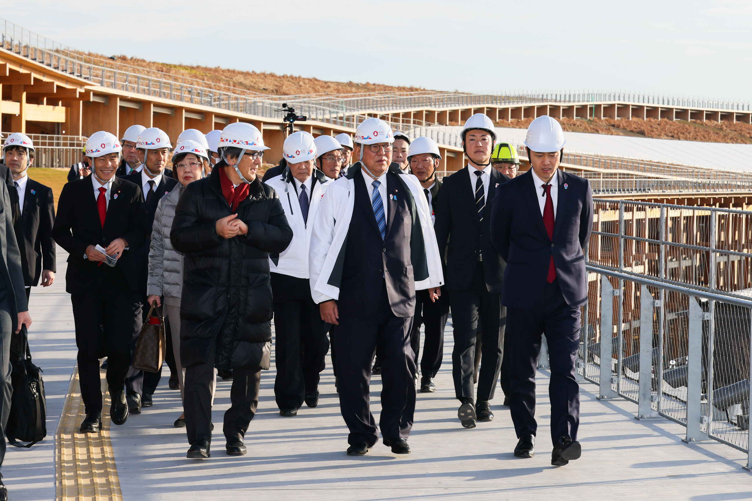 石破首相视察“大屋顶环”3