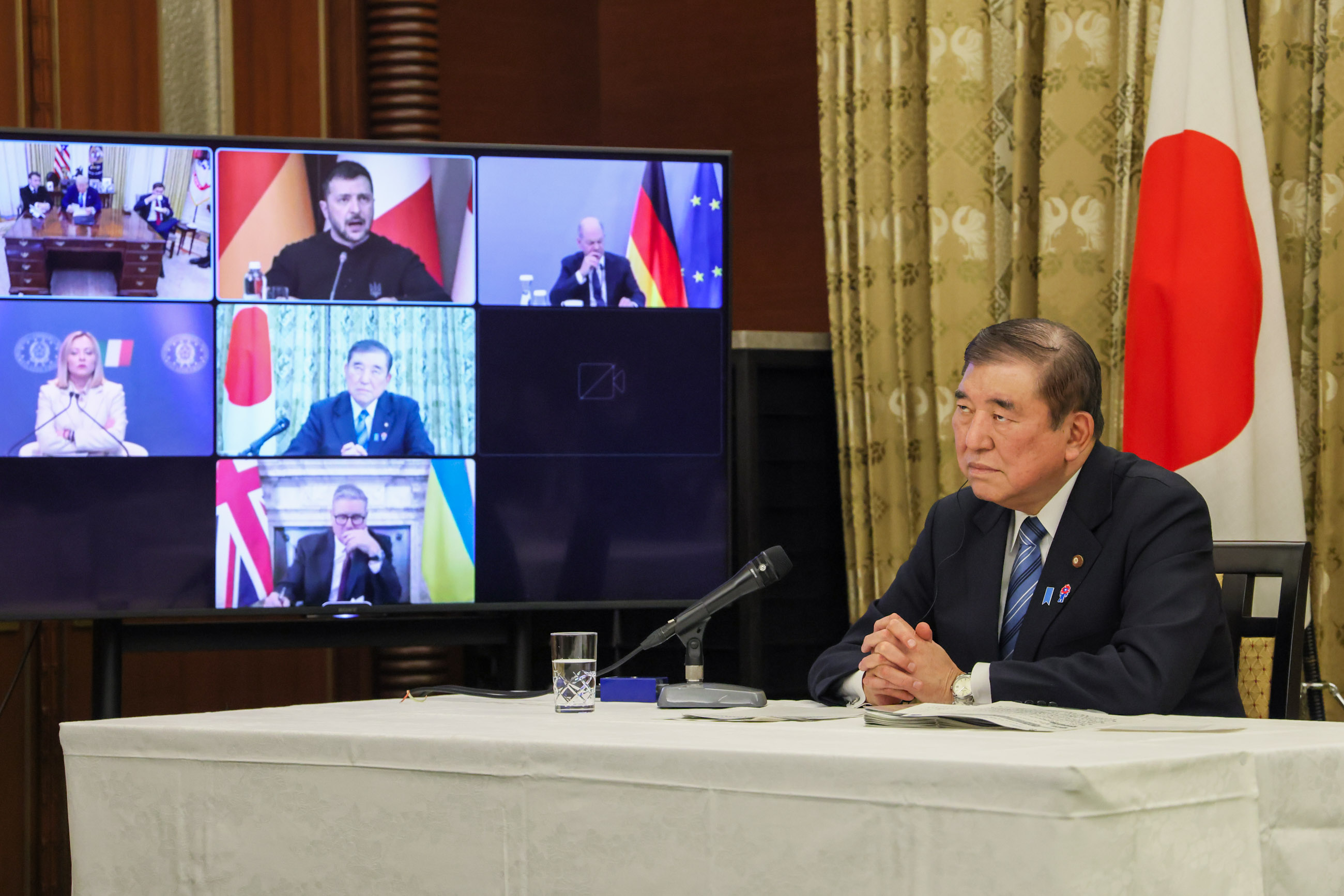 出席G7首脑视频会议