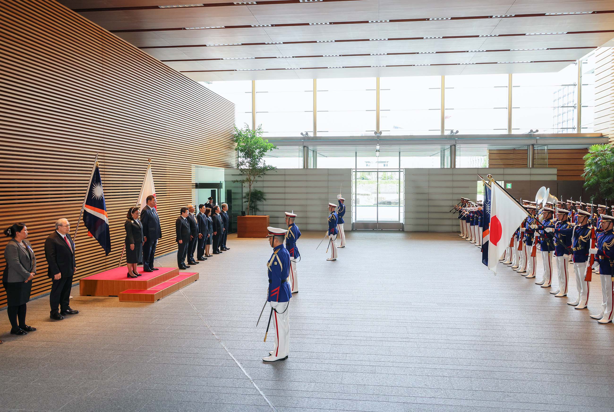 在仪仗队的荣誉礼和迎宾仪式2