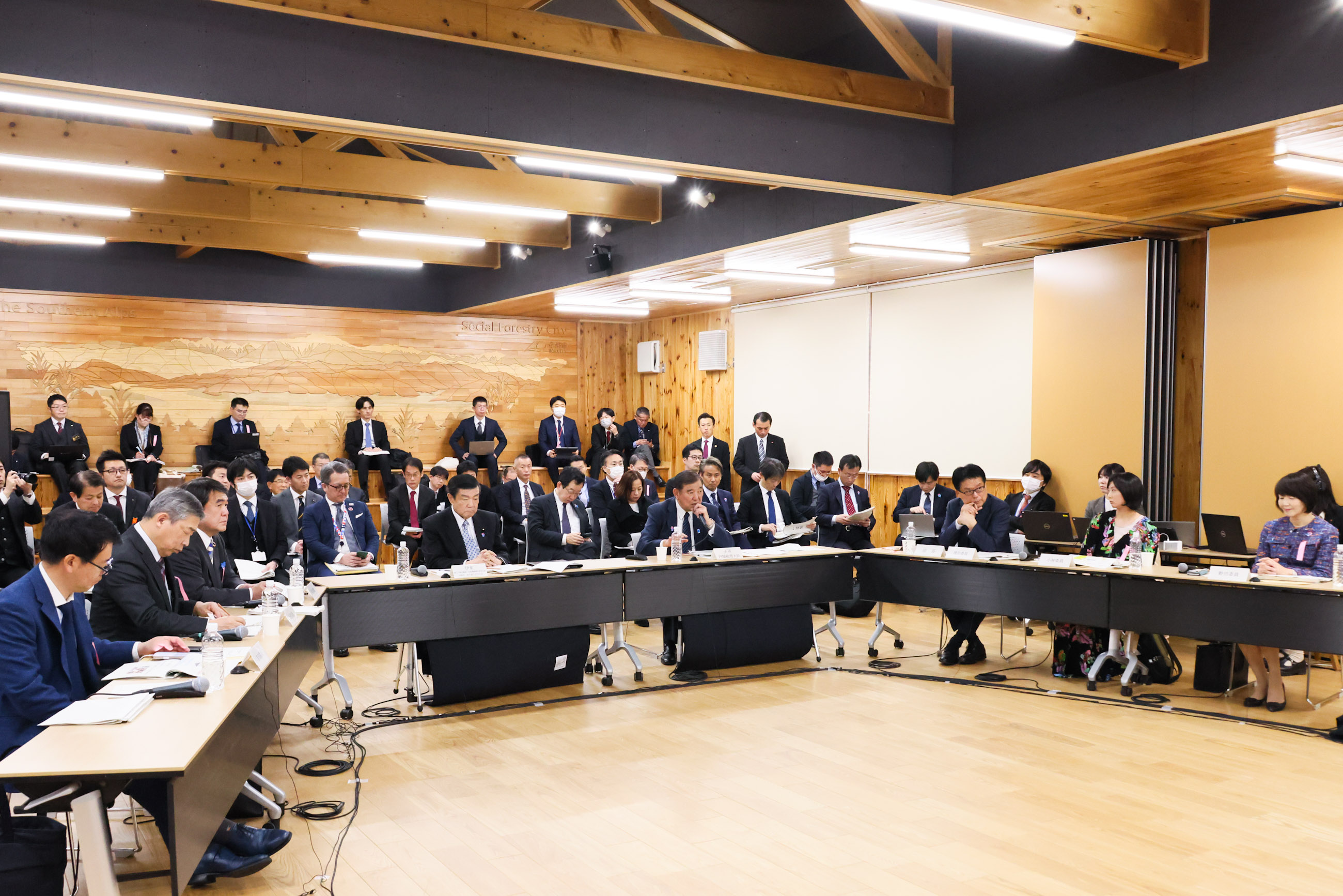 石破首相在会议发言2