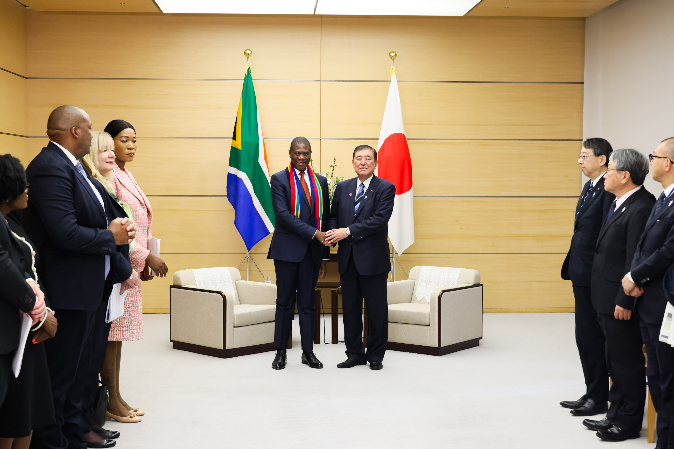 石破首相接受拜会2