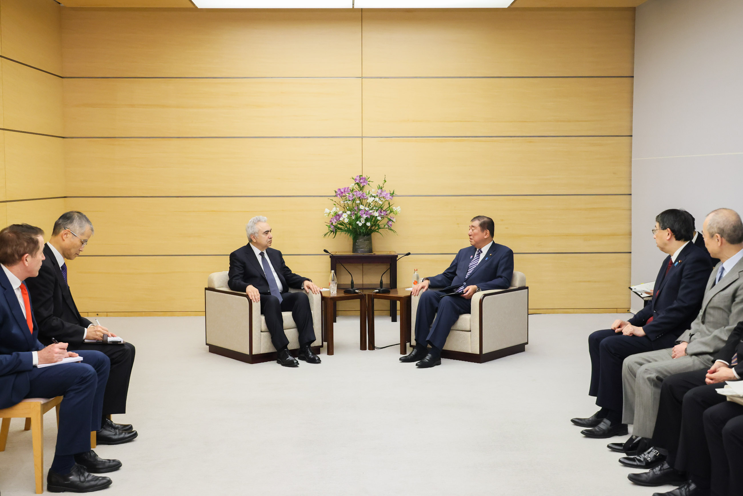 石破首相接受拜会3