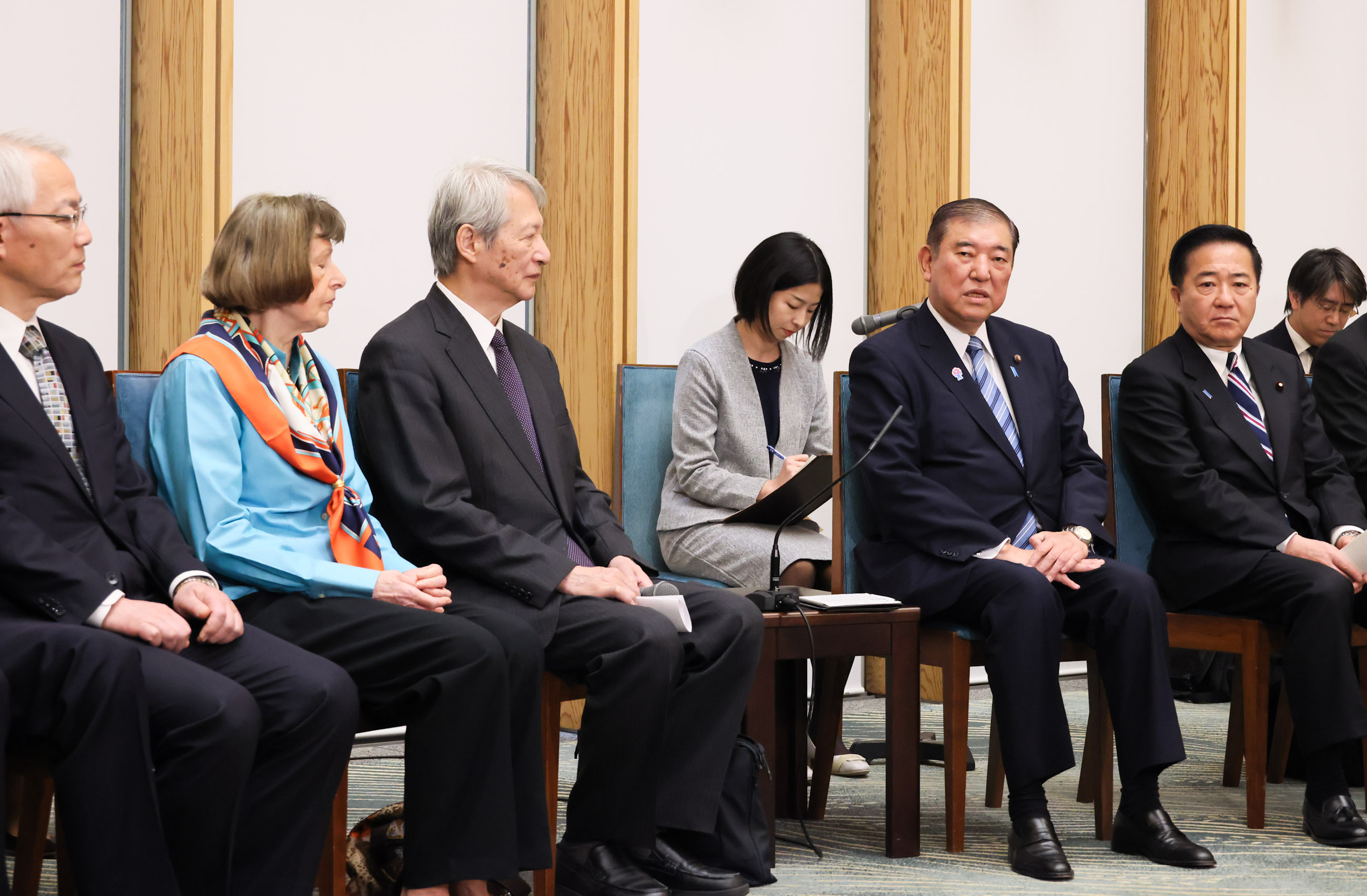 石破首相接受拜会4