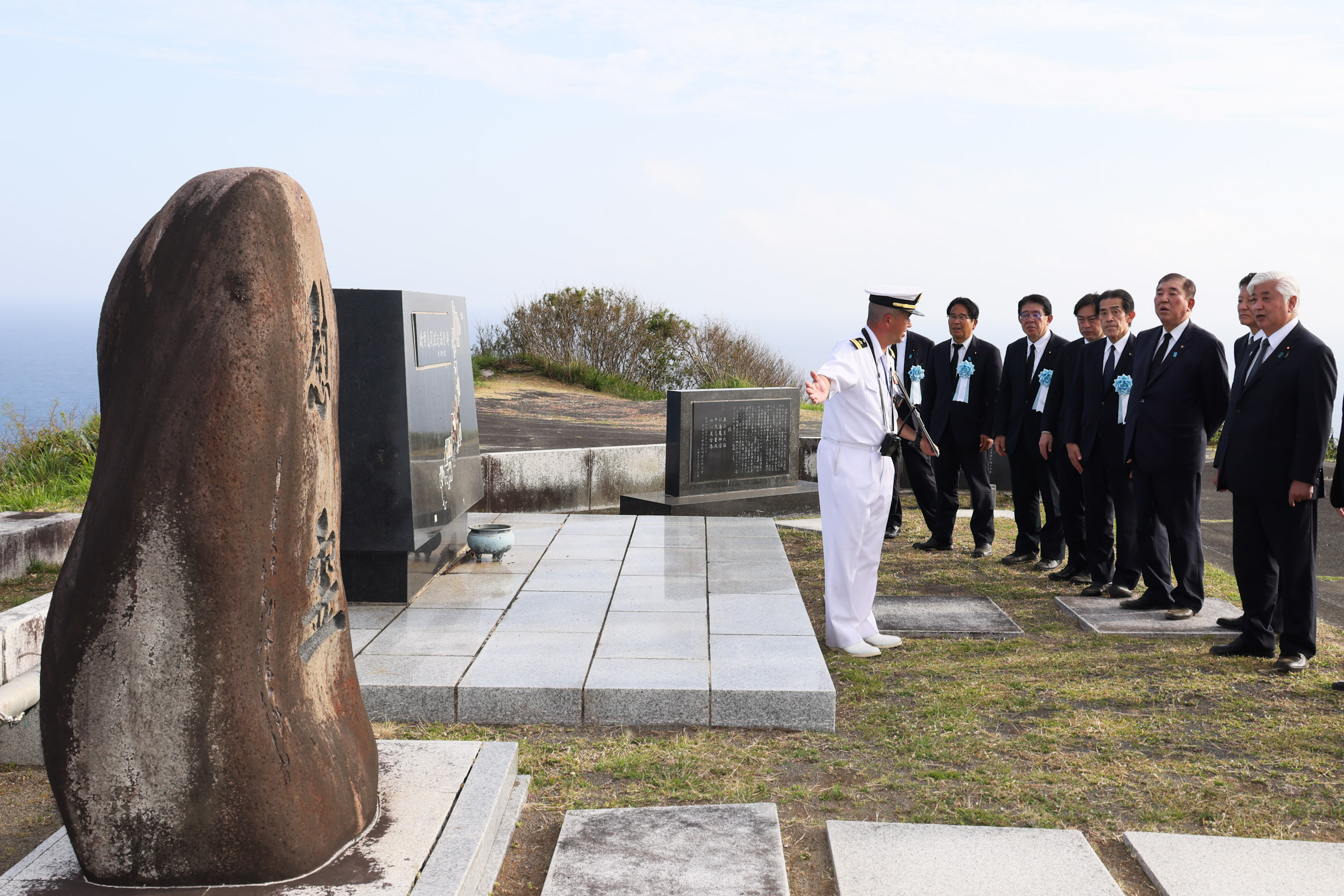 石破首相访问折钵山1