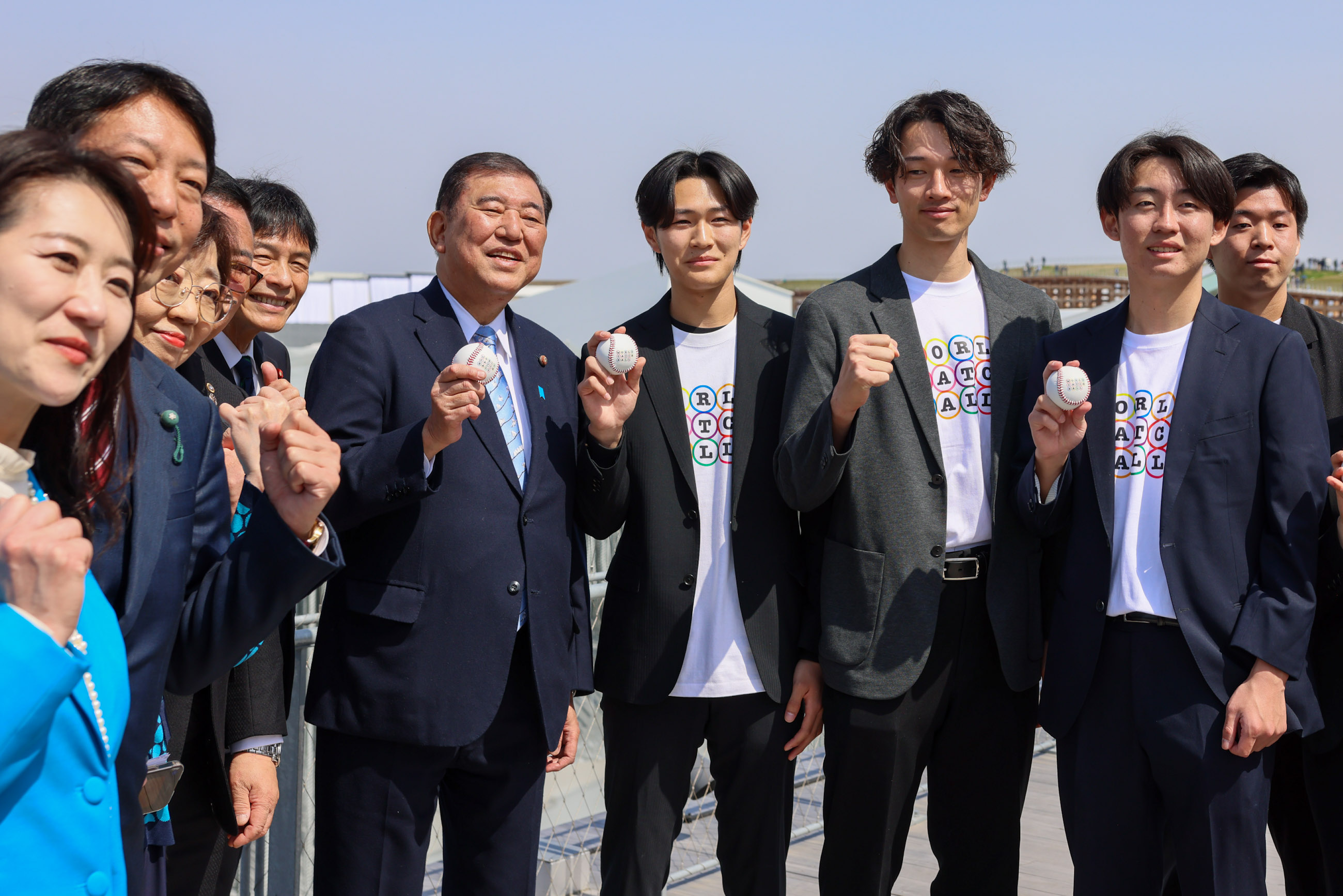 石破首相与参加“世界抛接球计划（world_catchball_project）”的相关人员进行恳谈4