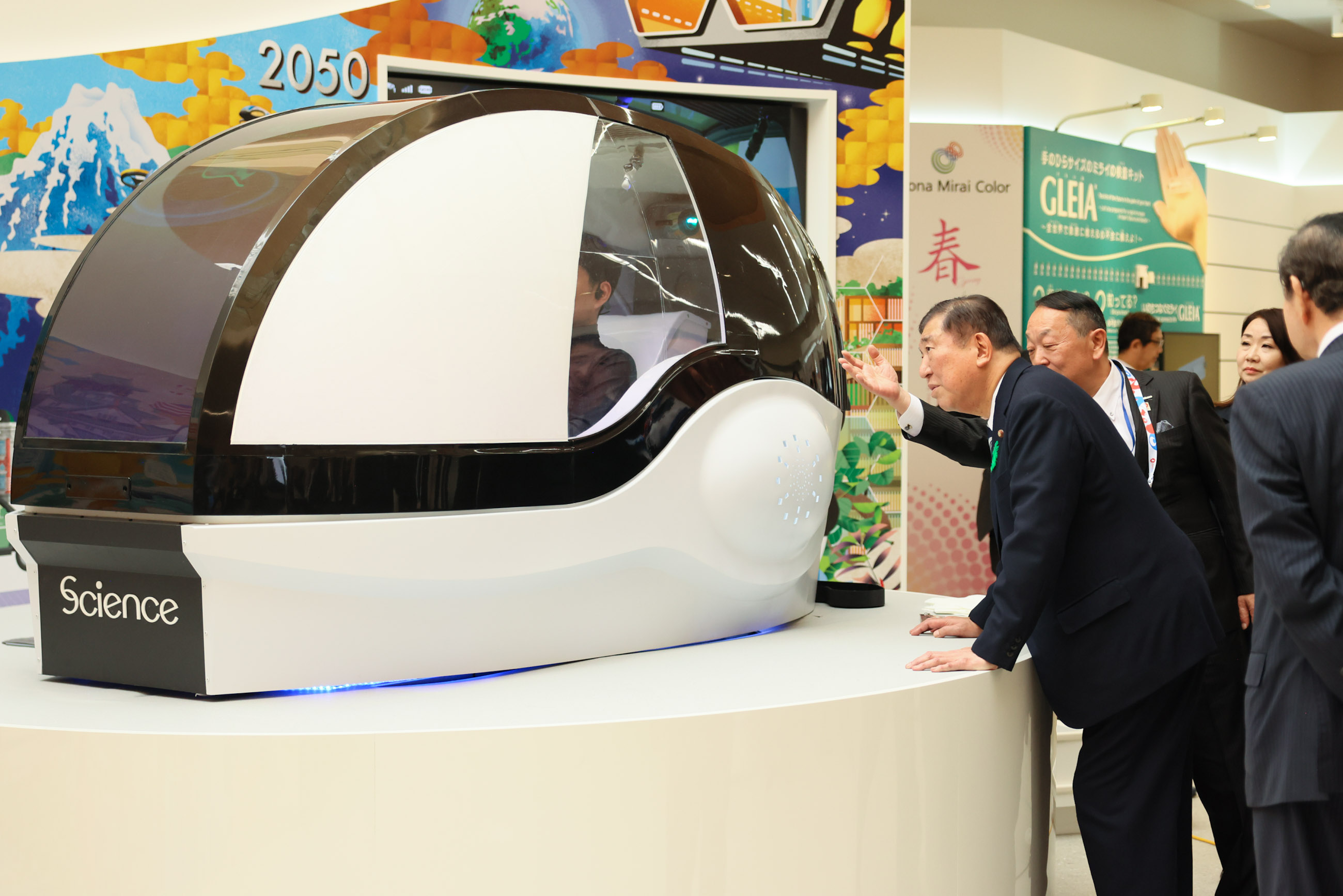 石破首相视察大阪健康馆2