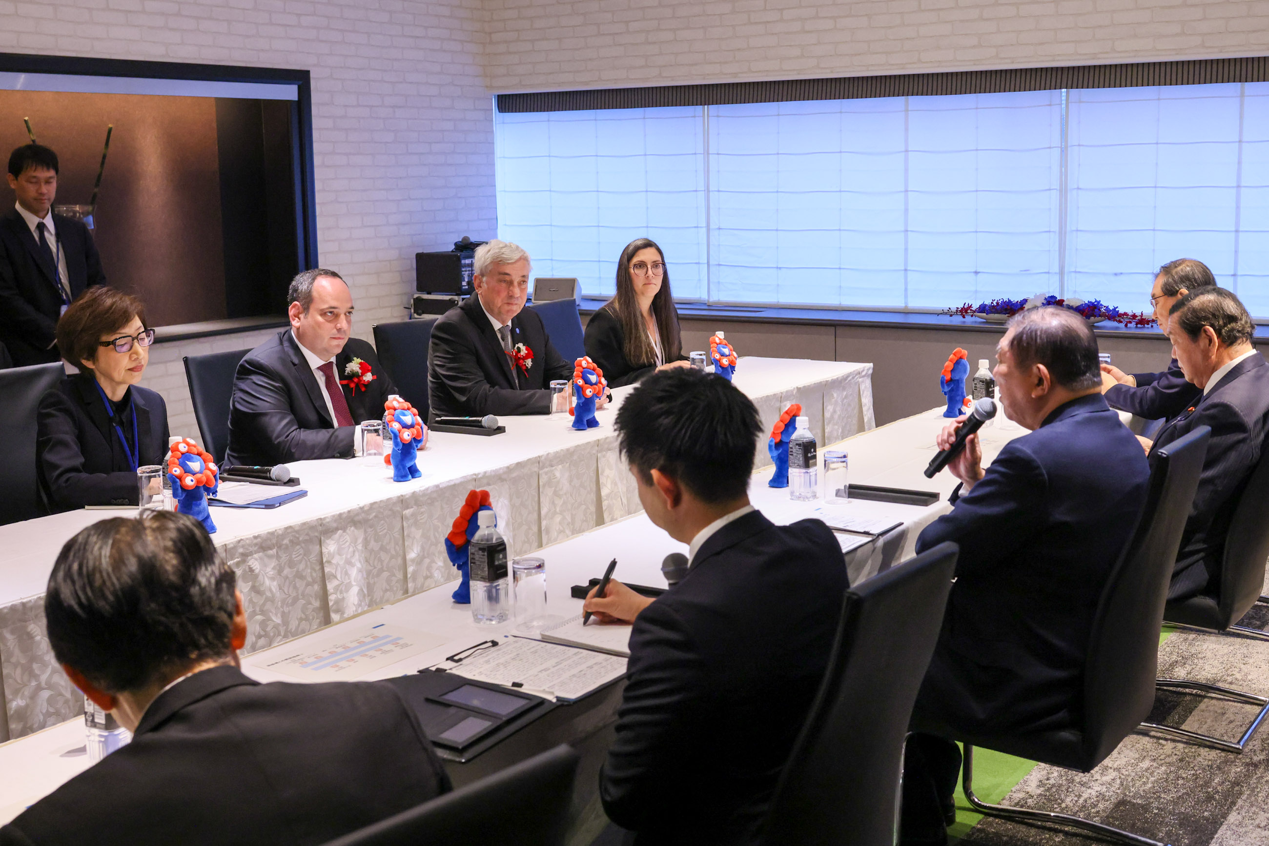 石破首相会见国际展览局秘书长科肯切斯3