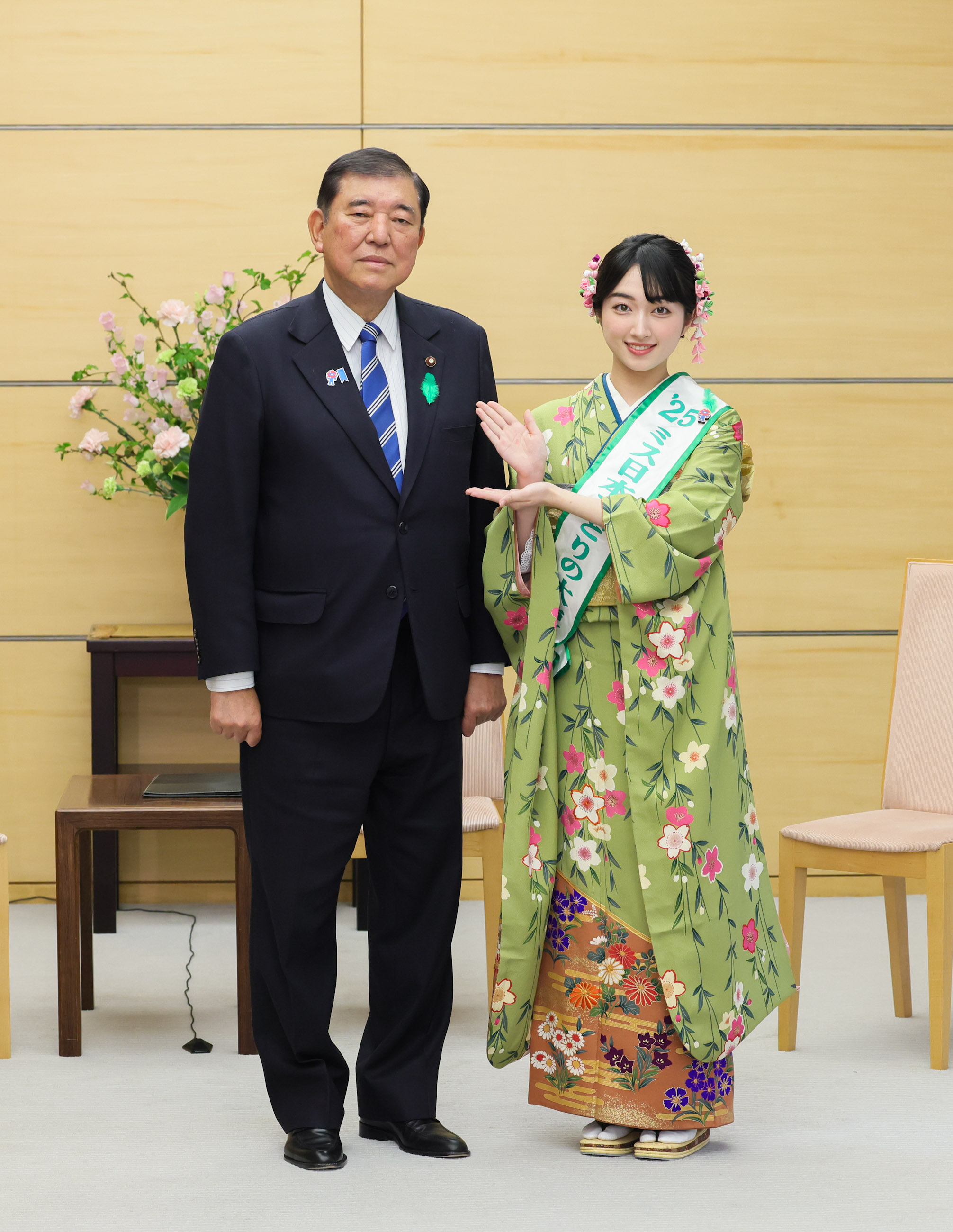 石破首相接受拜会3