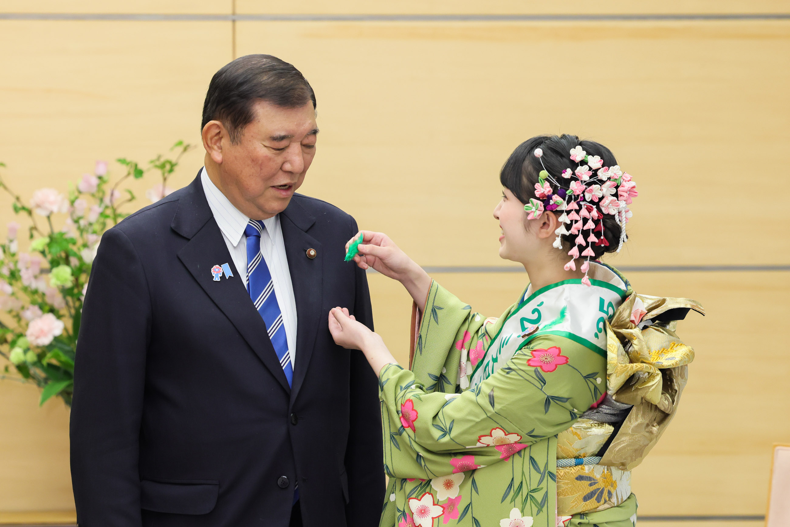 石破首相接受拜会4