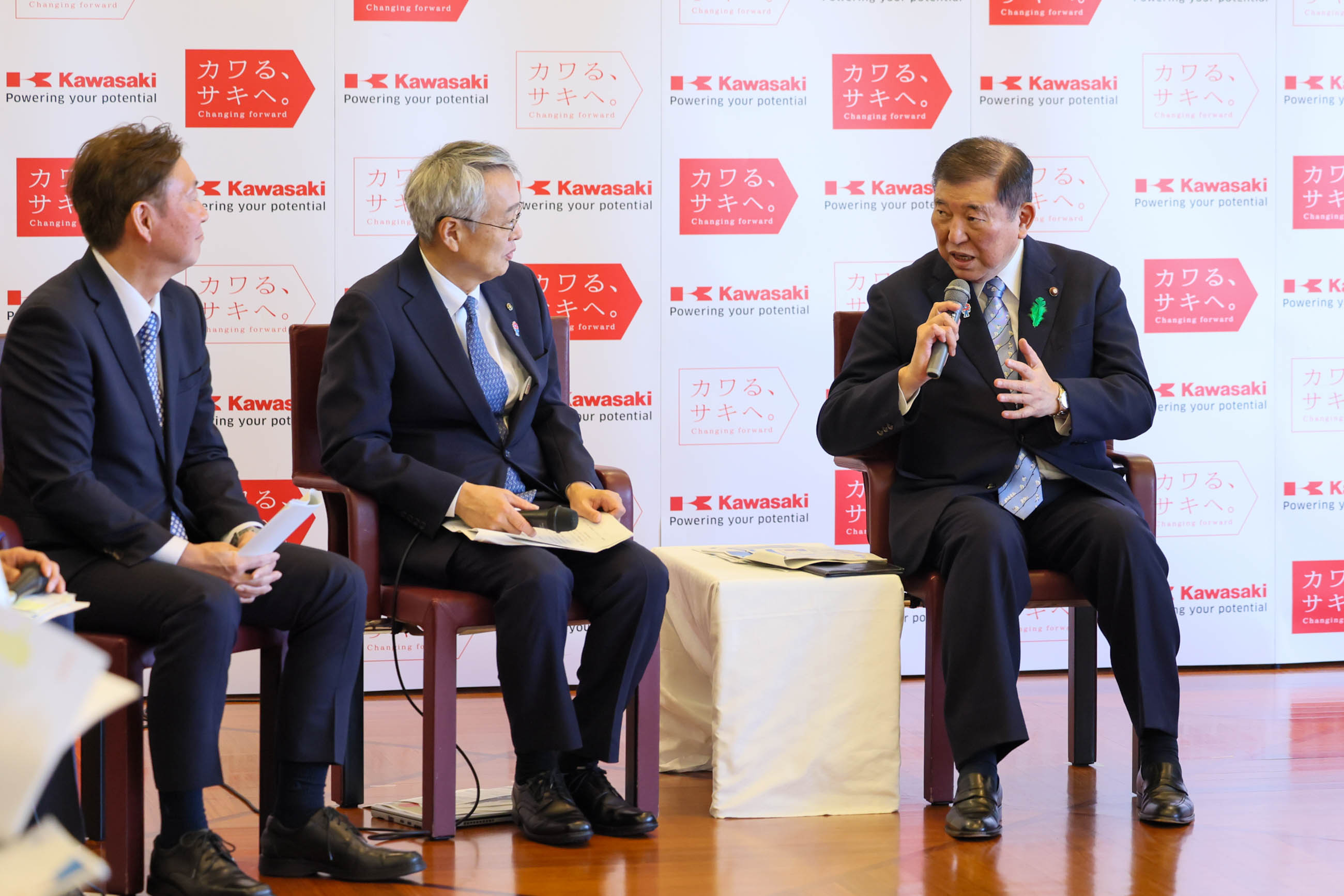 石破首相与受美国关税措施影响的企业家举办座谈会4