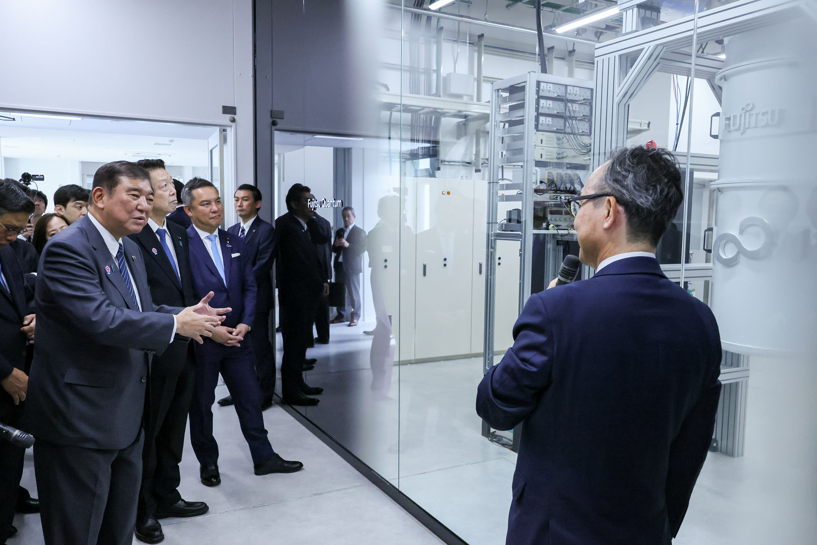 石破首相视察G-QuAT9