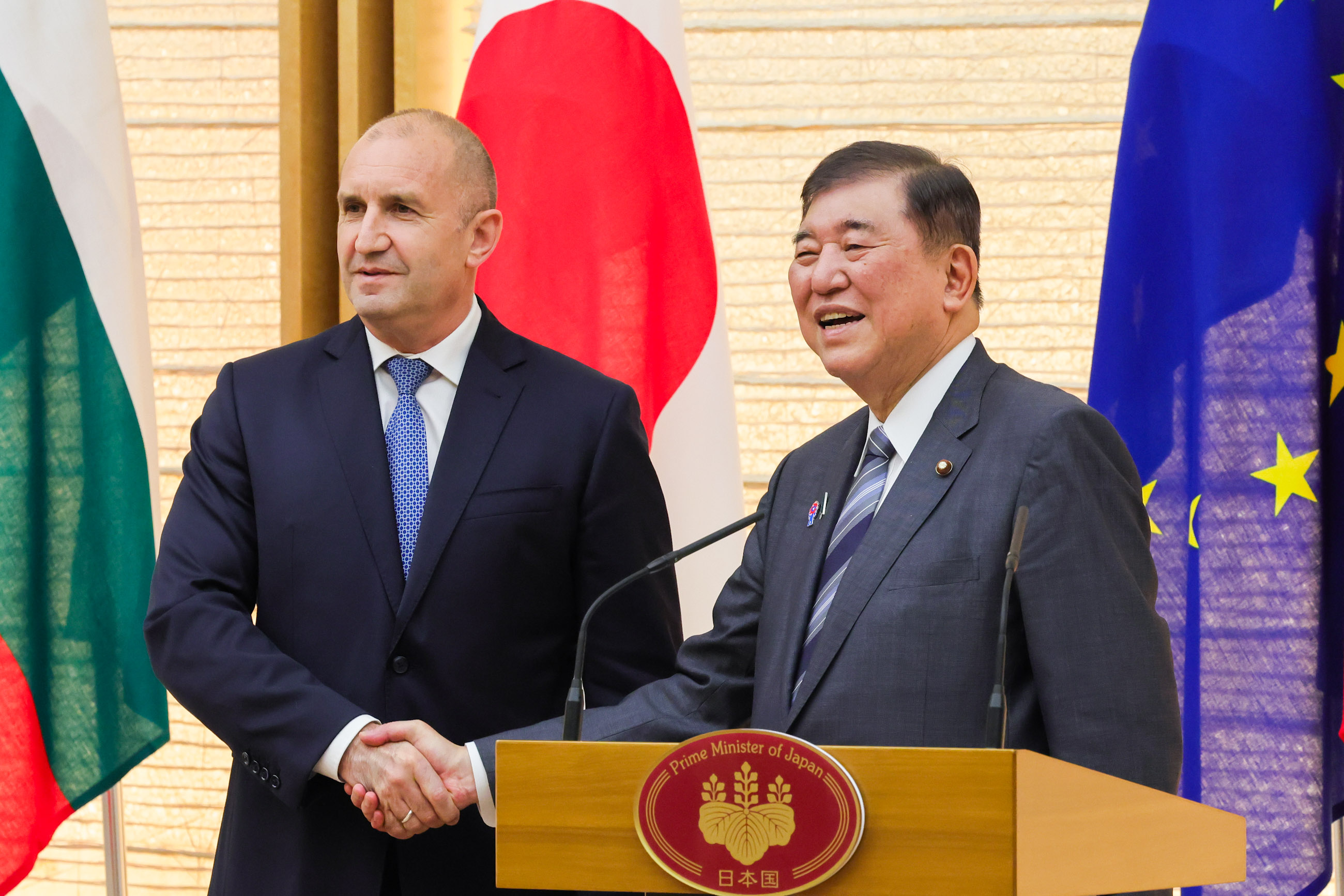 举行日本保加利亚首脑会谈