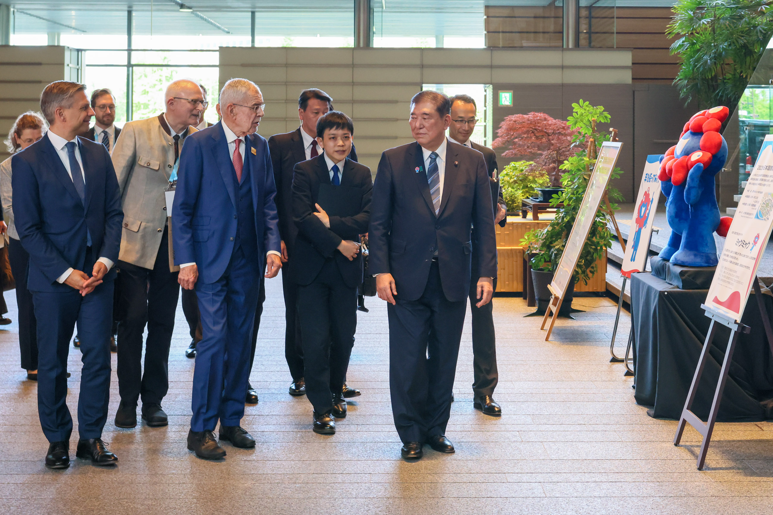 石破首相迎接范德贝伦总统2