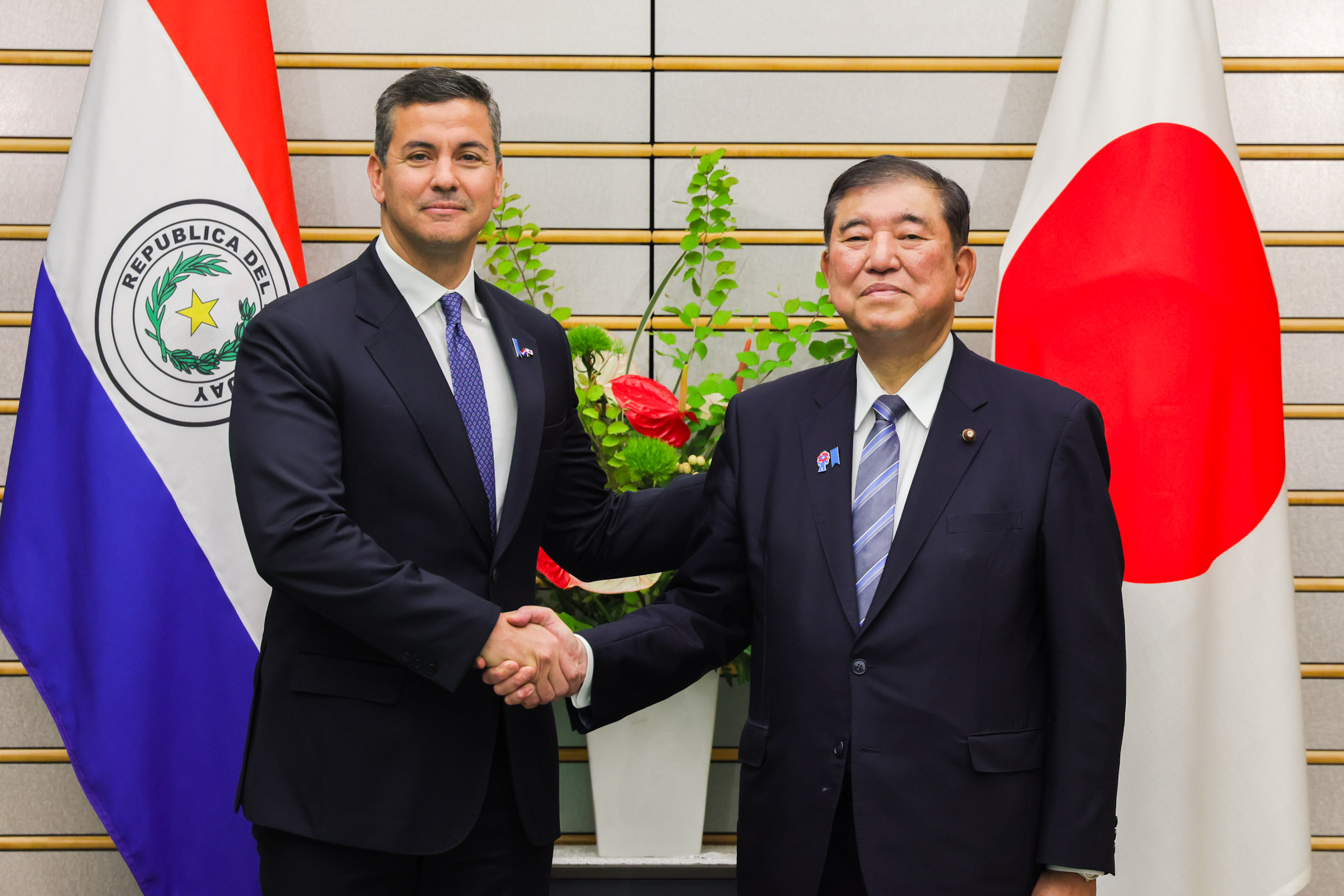 举行日本巴拉圭首脑会谈