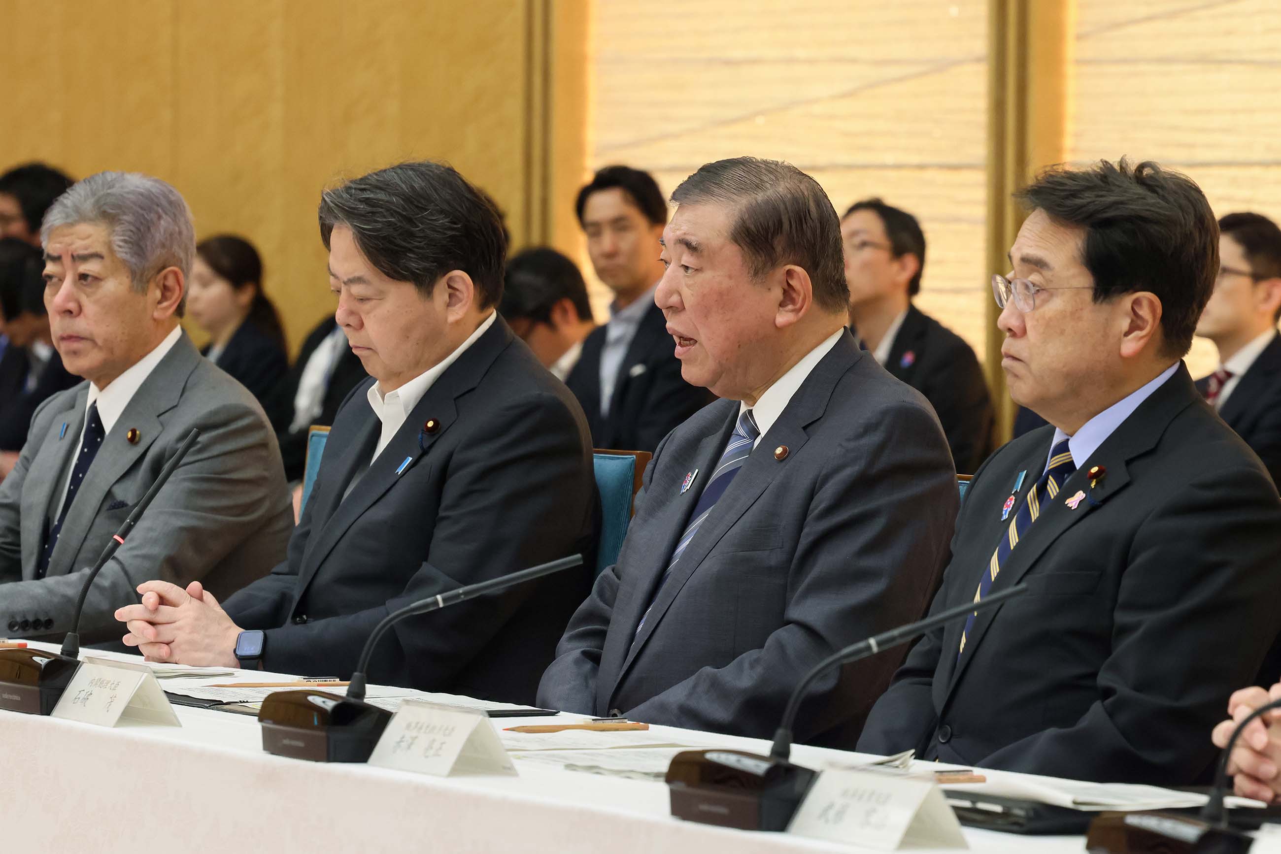 召开有关美国关税措施的综合对策总部会议