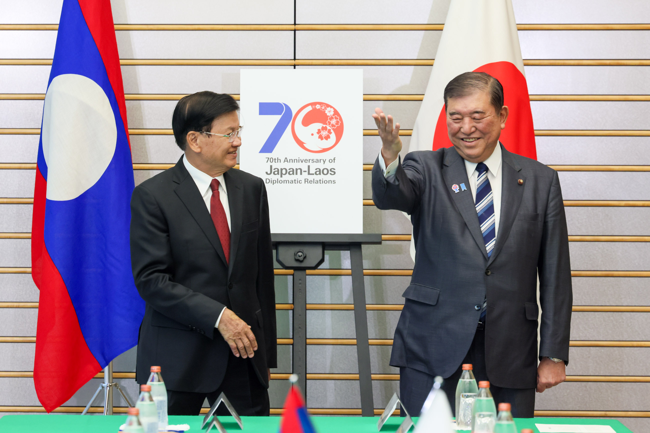 日本老挝首脑会谈5