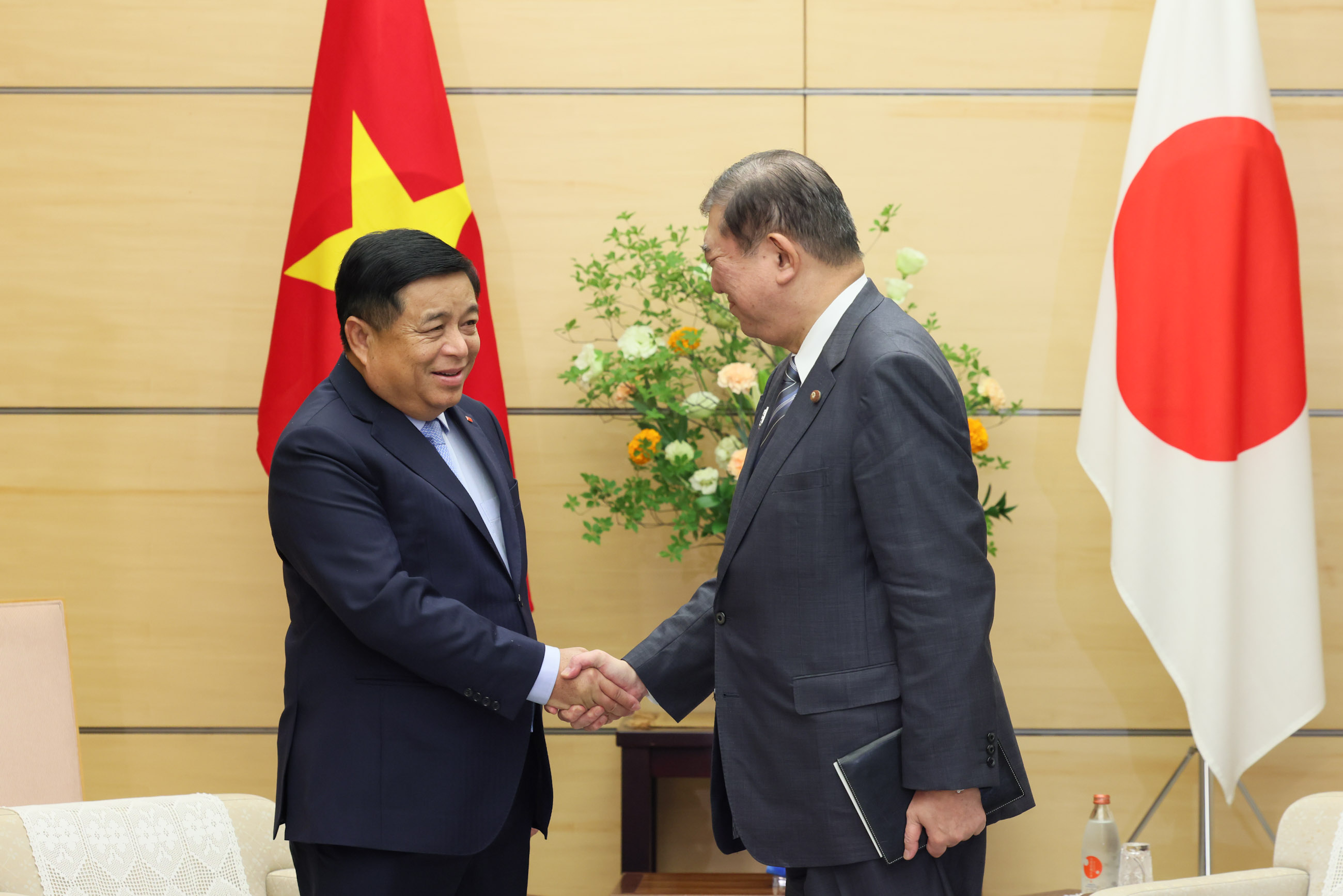 石破首相接受拜会2