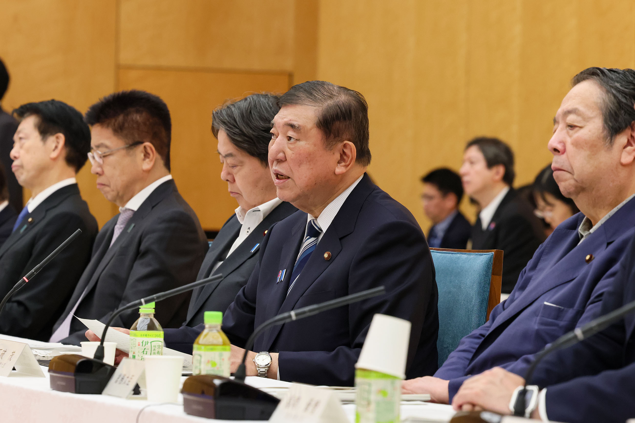 召开经济财政咨询会议与新资本主义实现会议的联合会议