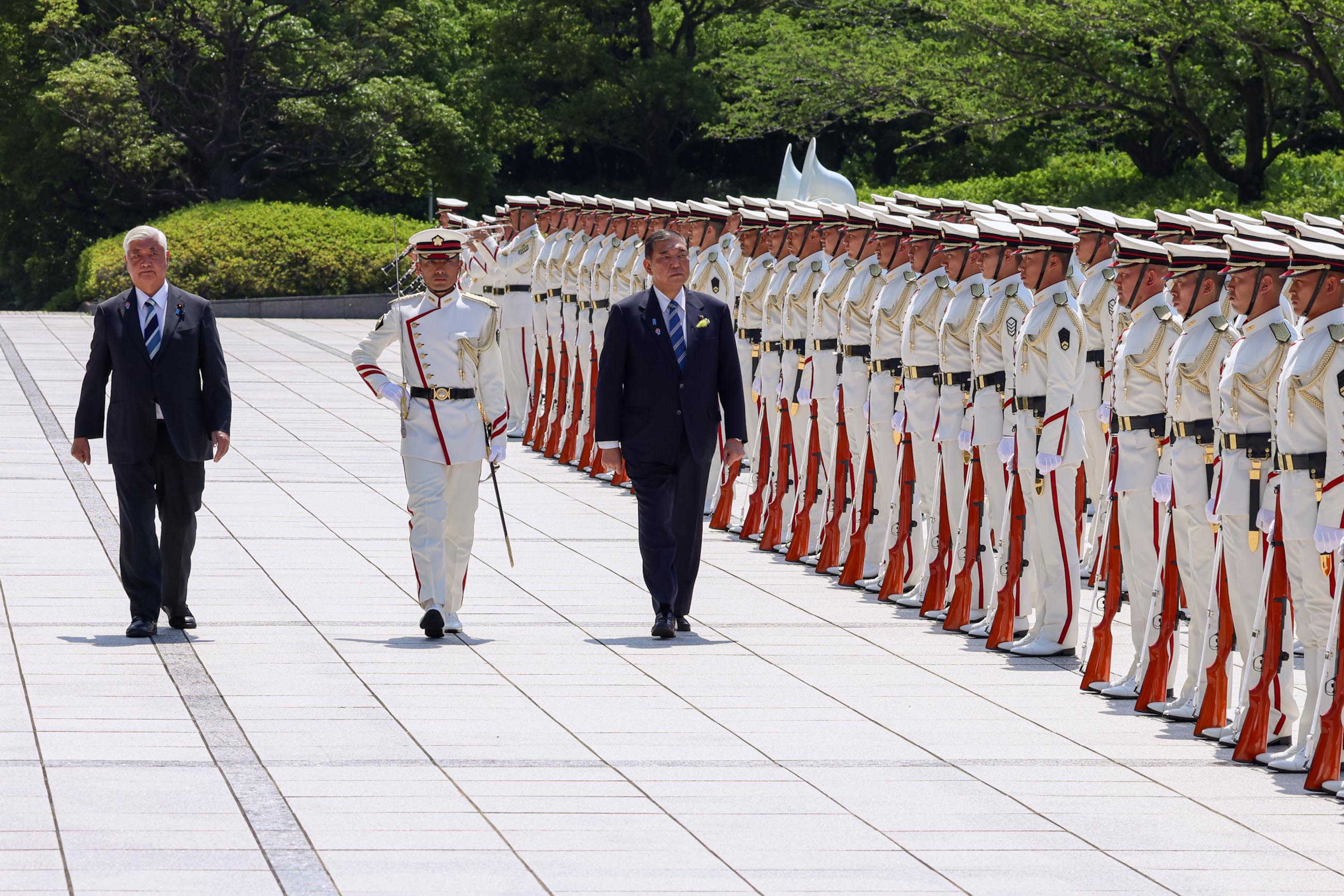 出席自卫队指挥官会议