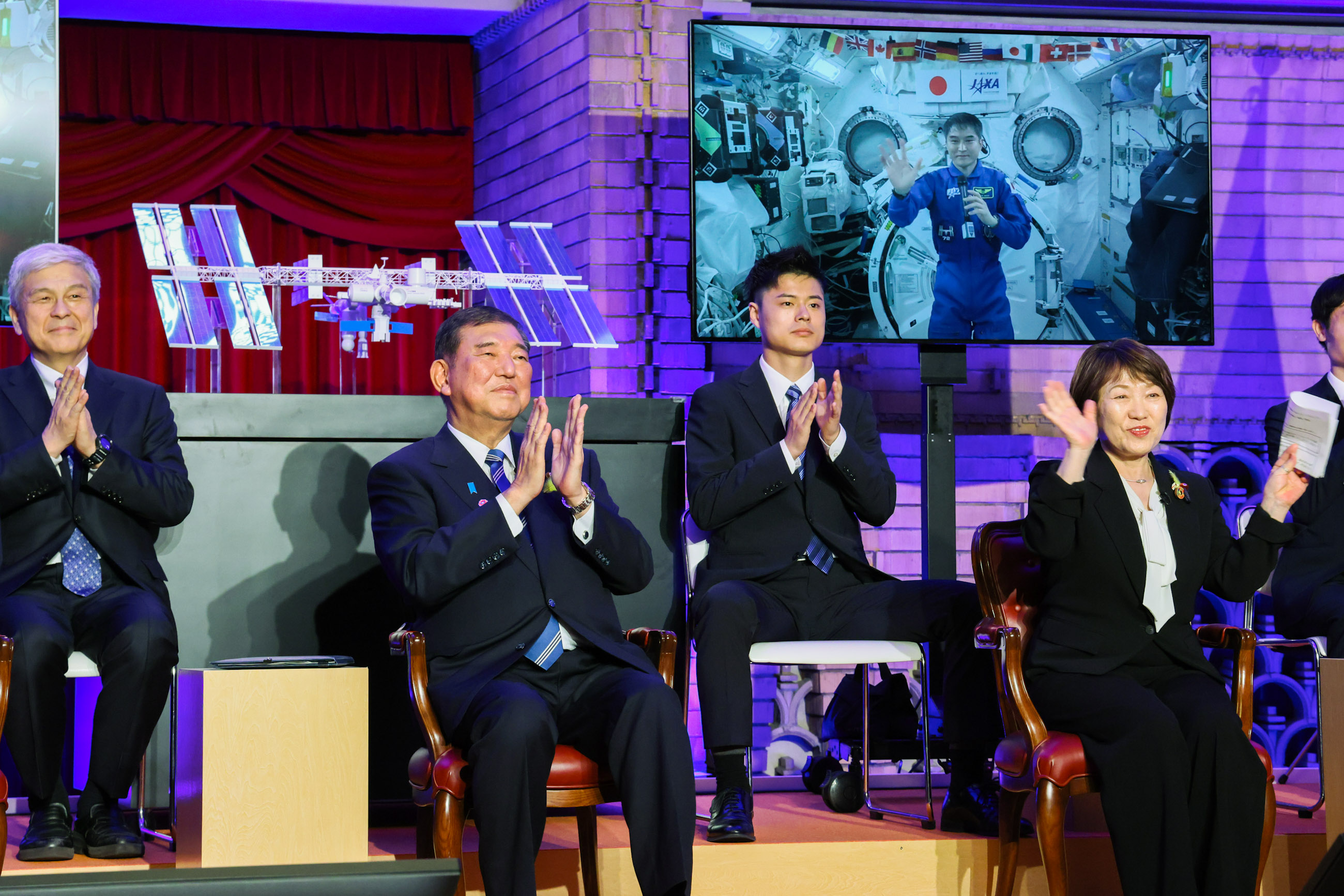 石破首相与宇航员大西卓哉通话5