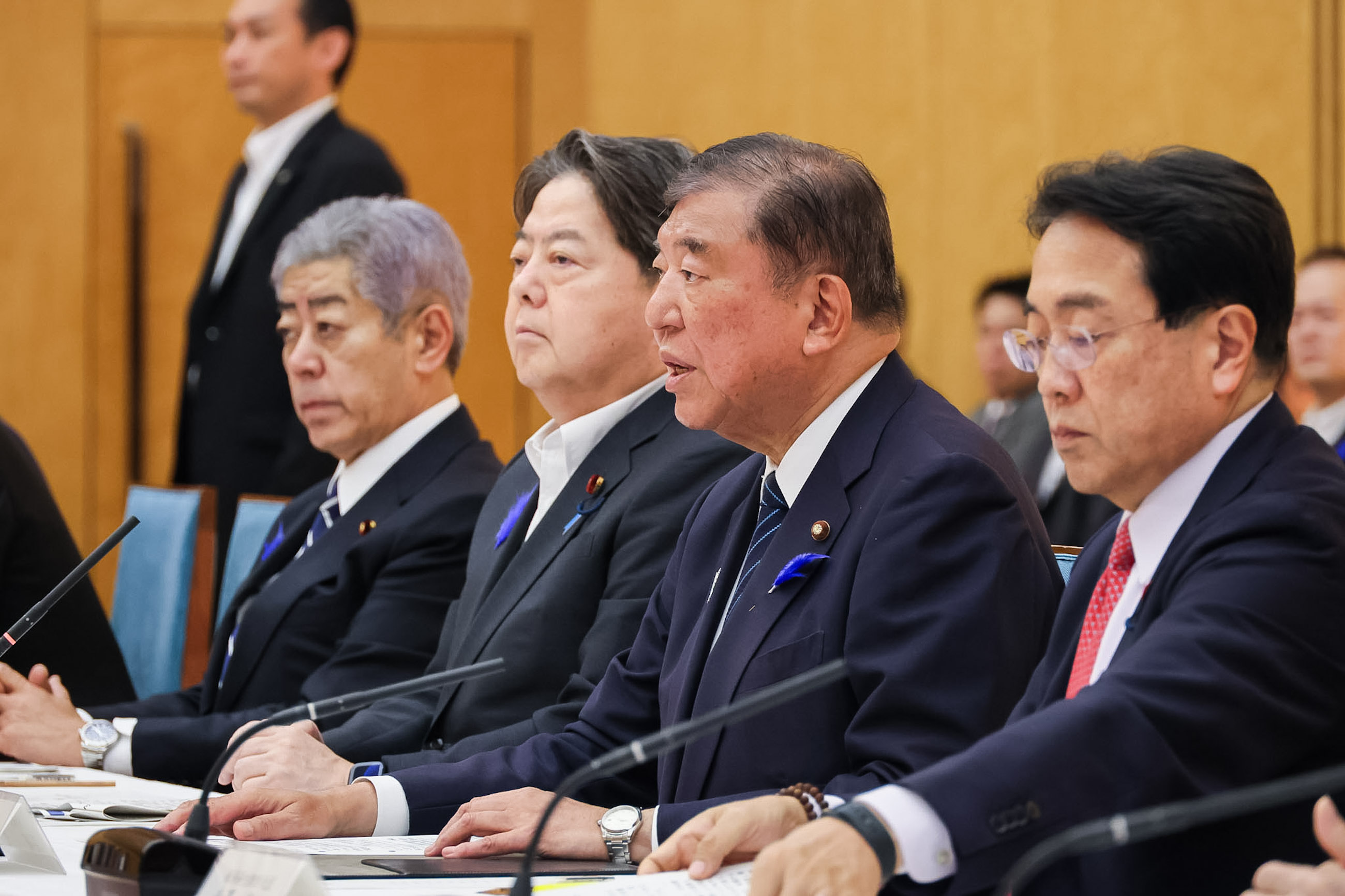 召开有关美国关税措施的综合对策总部会议