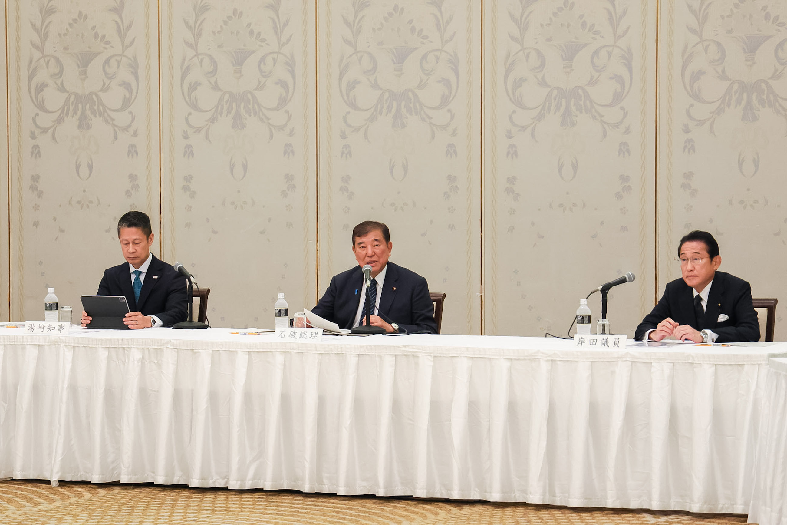 与广岛县产业界相关人士就日美关税措施交换意见