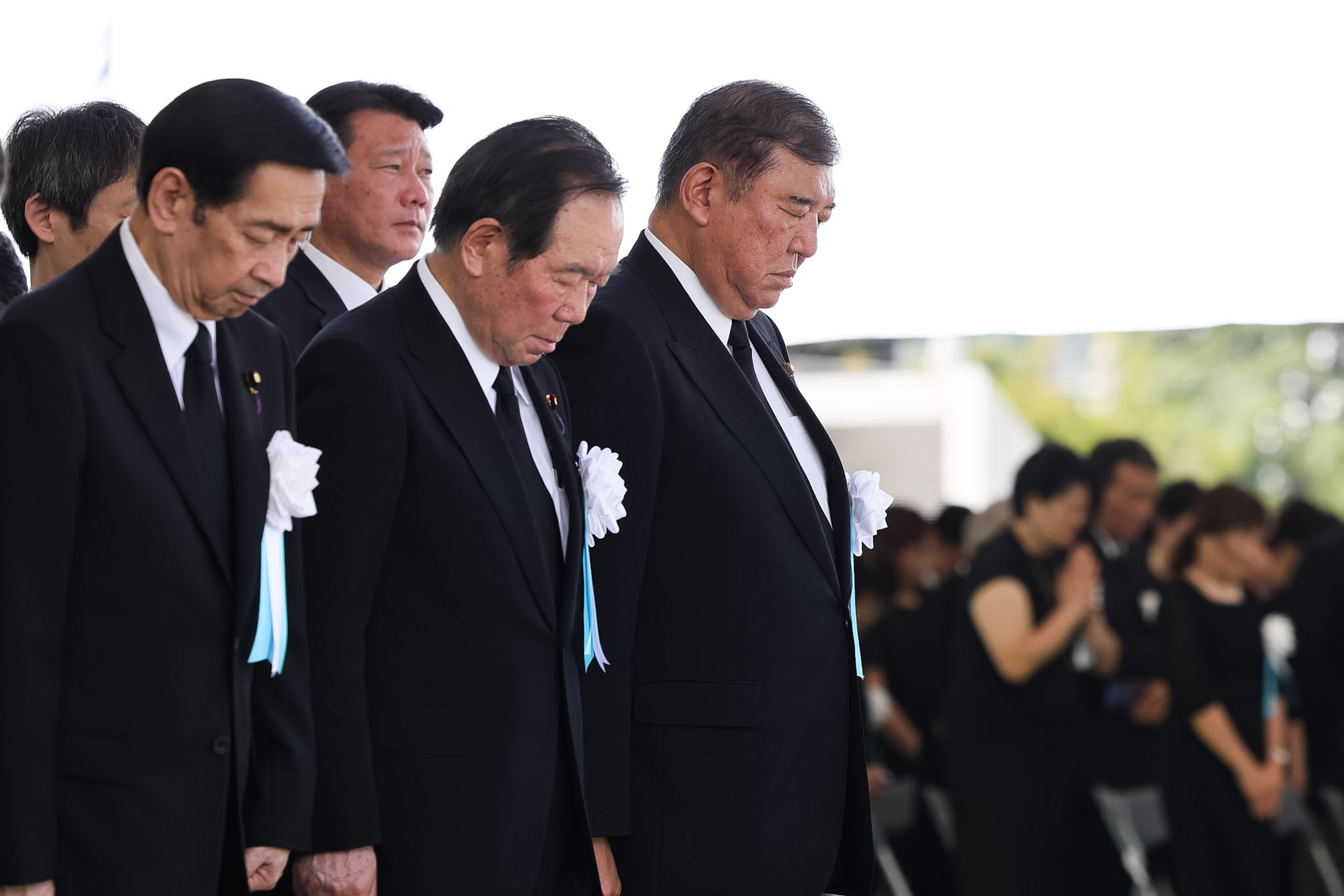 石破首相默祷1