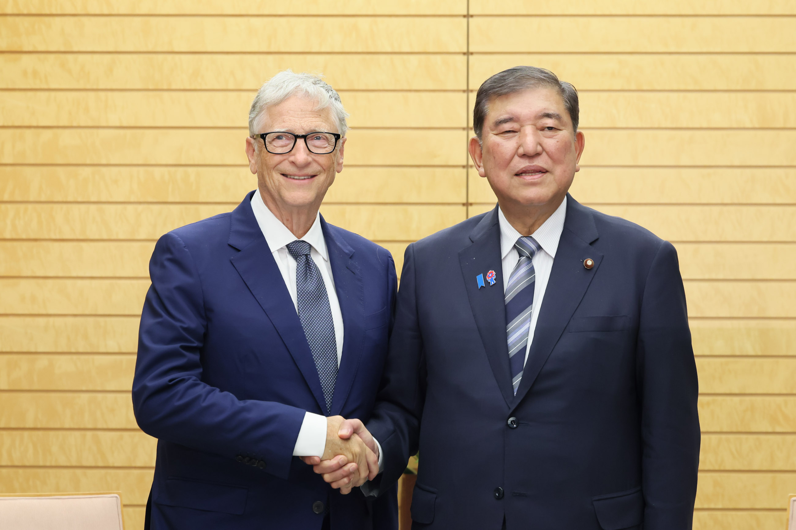 会见盖茨基金会主席比尔·盖茨