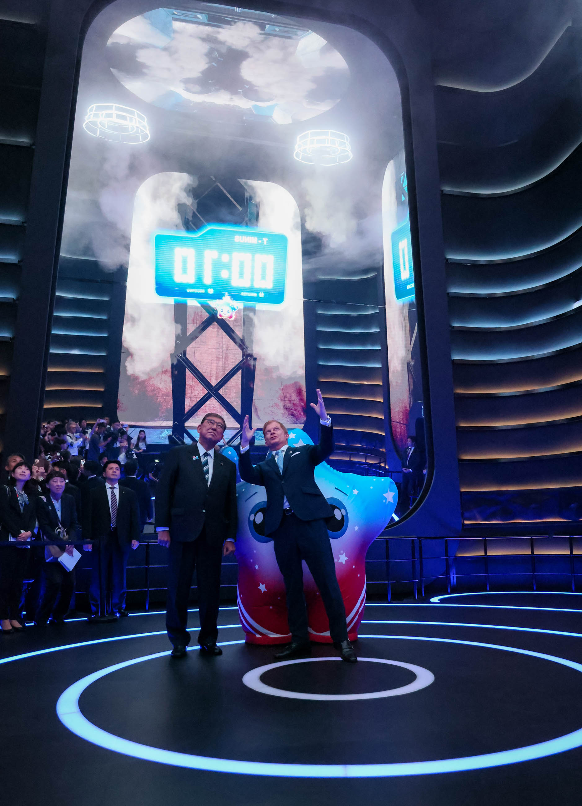 石破首相视察美国馆4