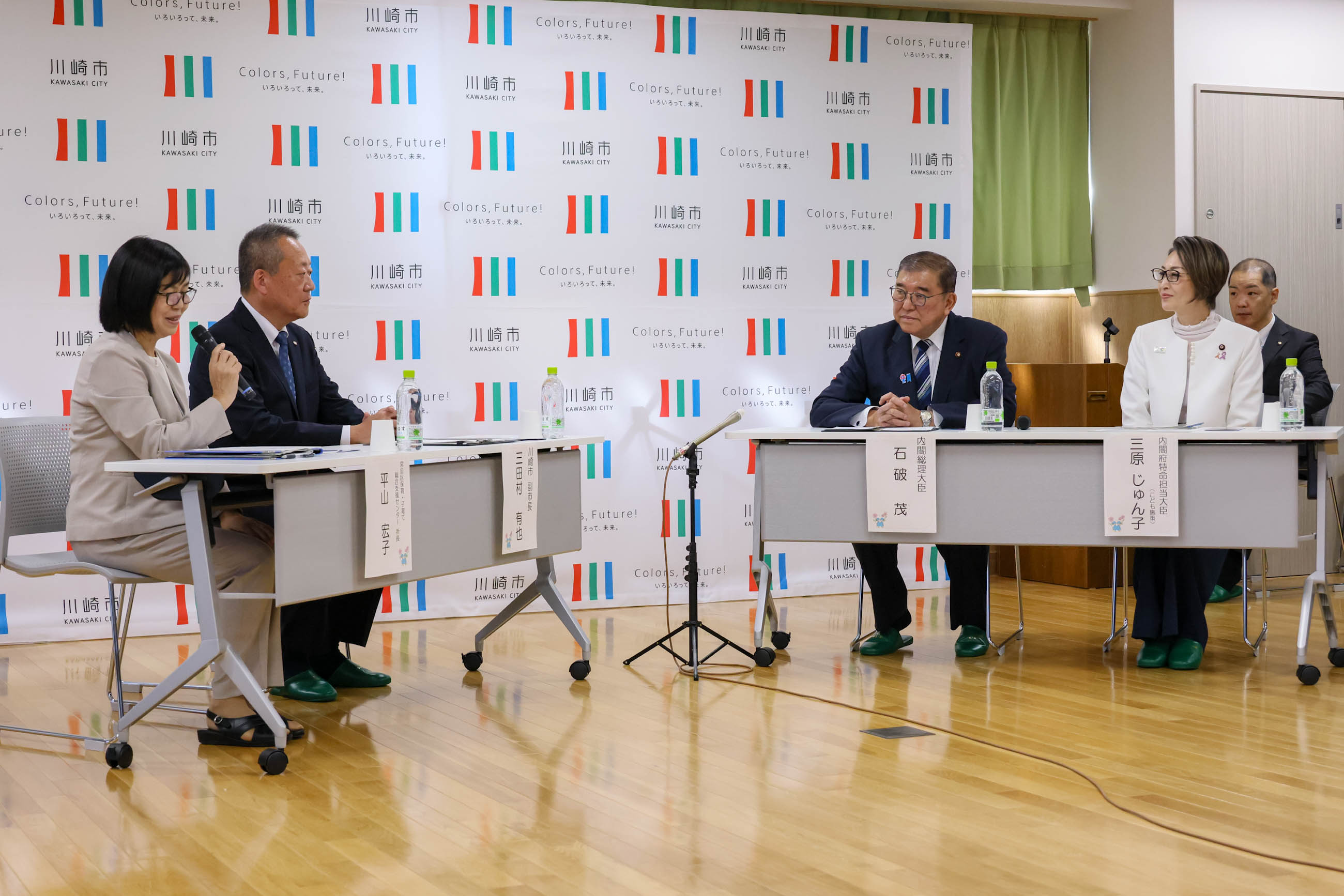 石破首相听取介绍1