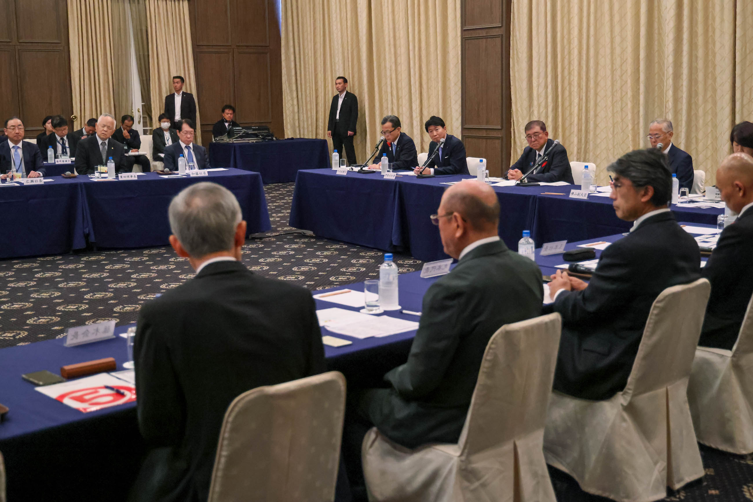 石破首相进行意见交换3