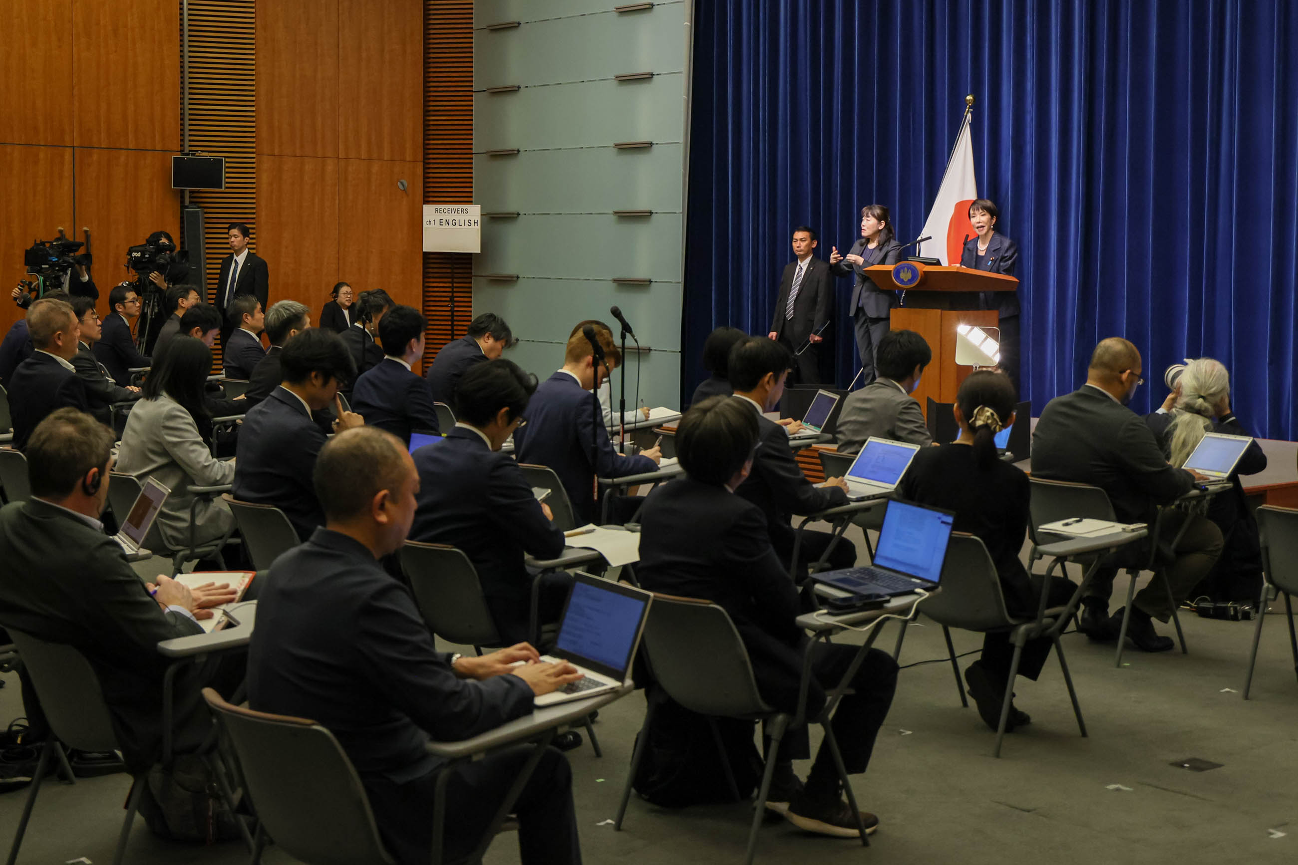 高市首相回答记者的提问3