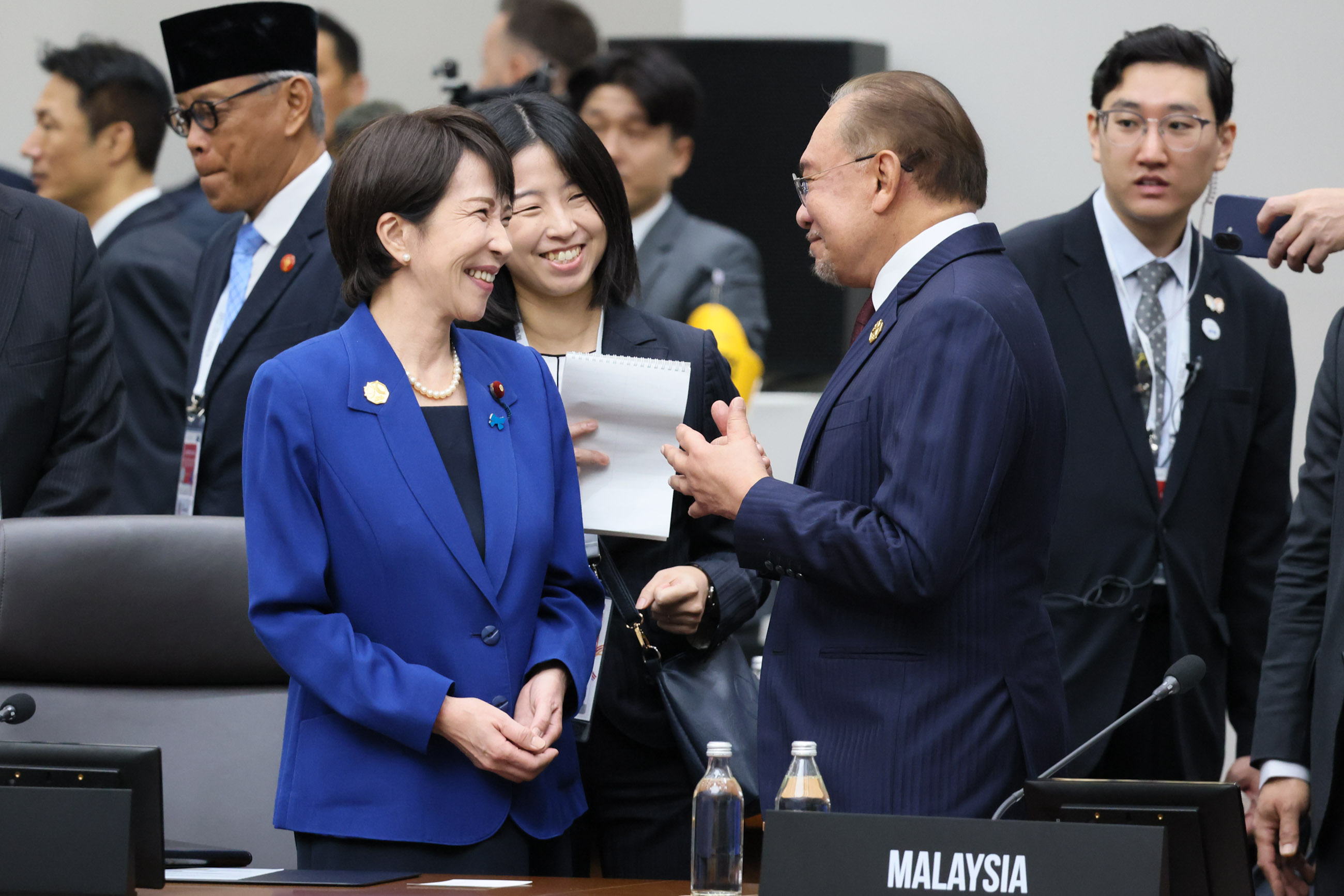 高市首相出席APEC首脑会议（第一分会）3