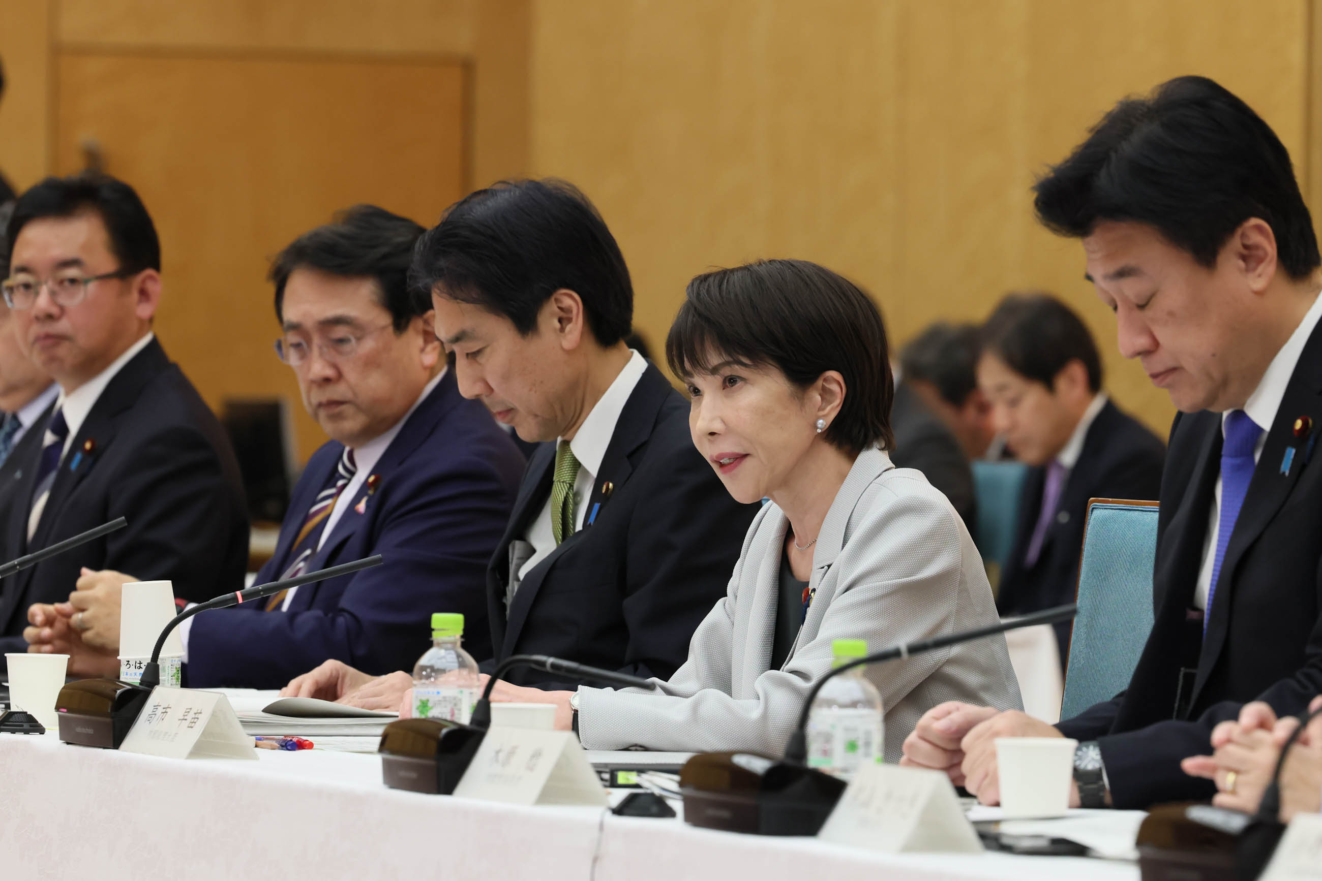 高市首相总结会议1