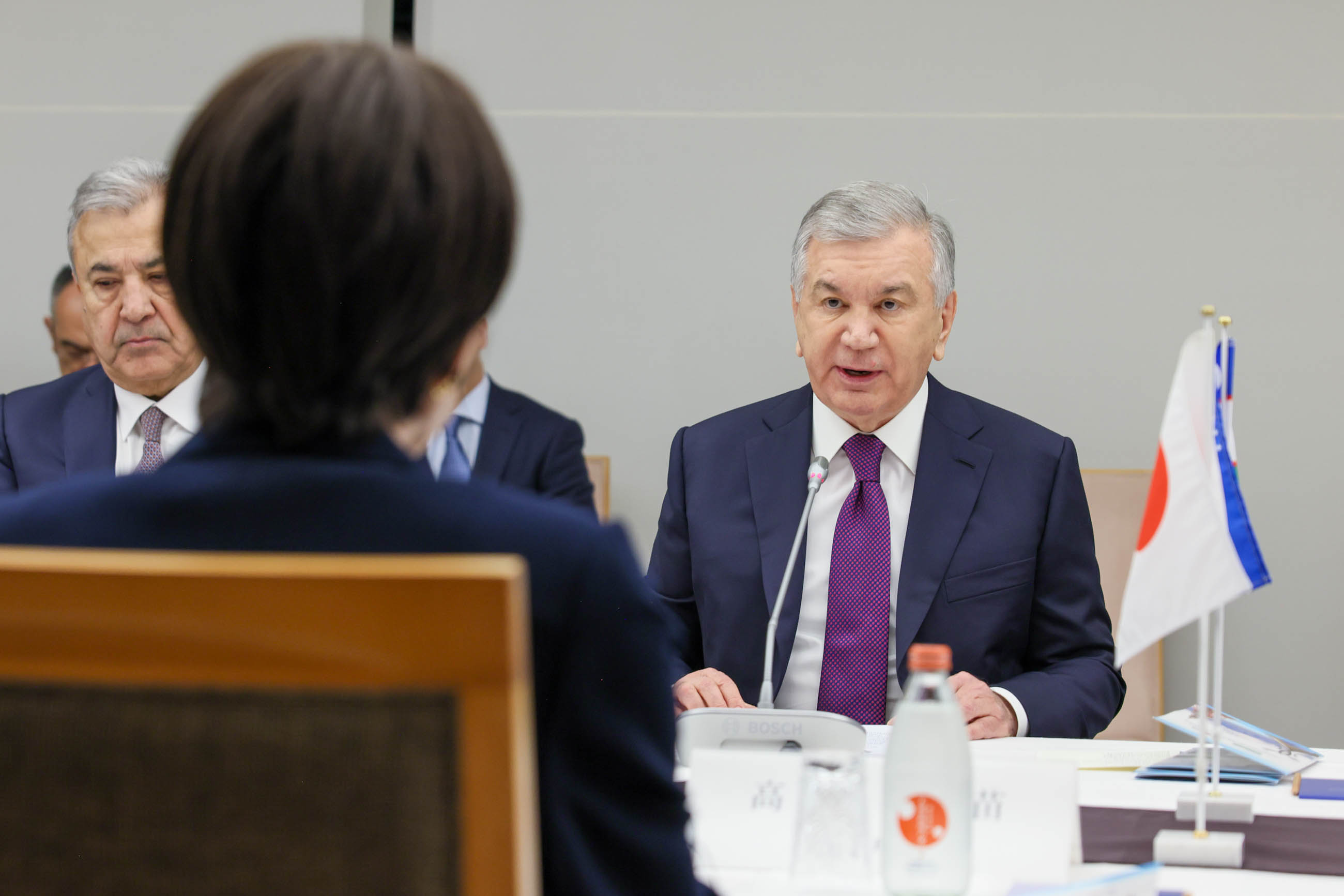 日本乌兹别克斯坦共和国首脑会谈10