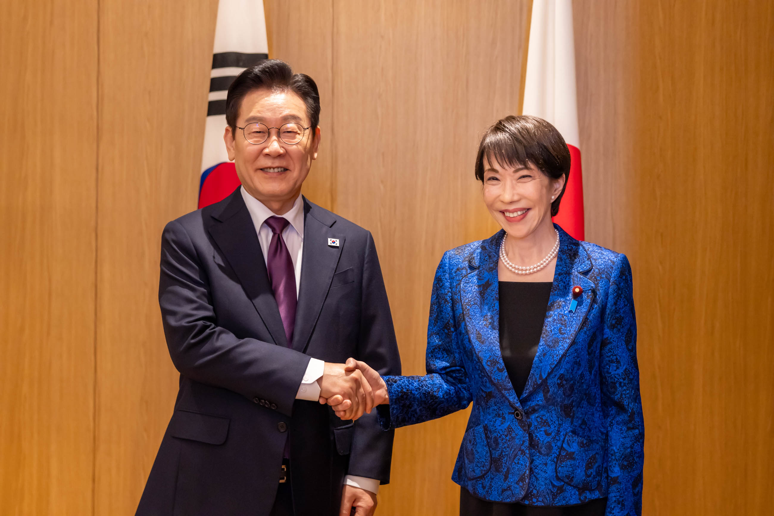 两位首脑出席首脑会谈1