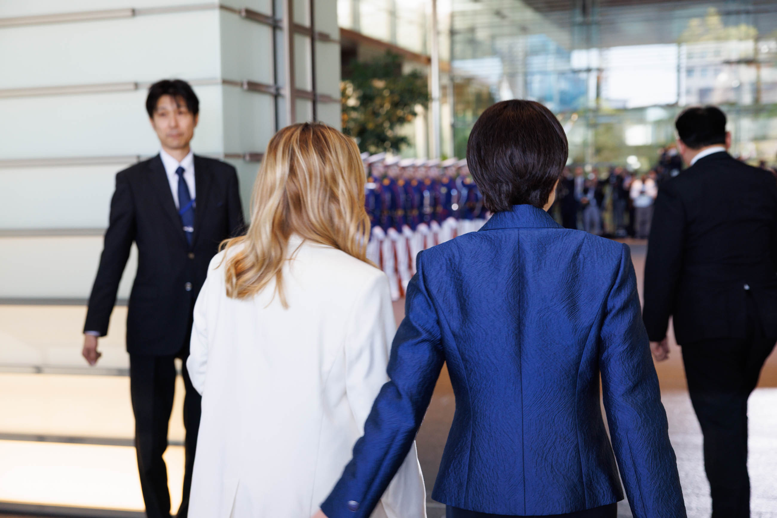 高市首相迎接梅洛尼总理4