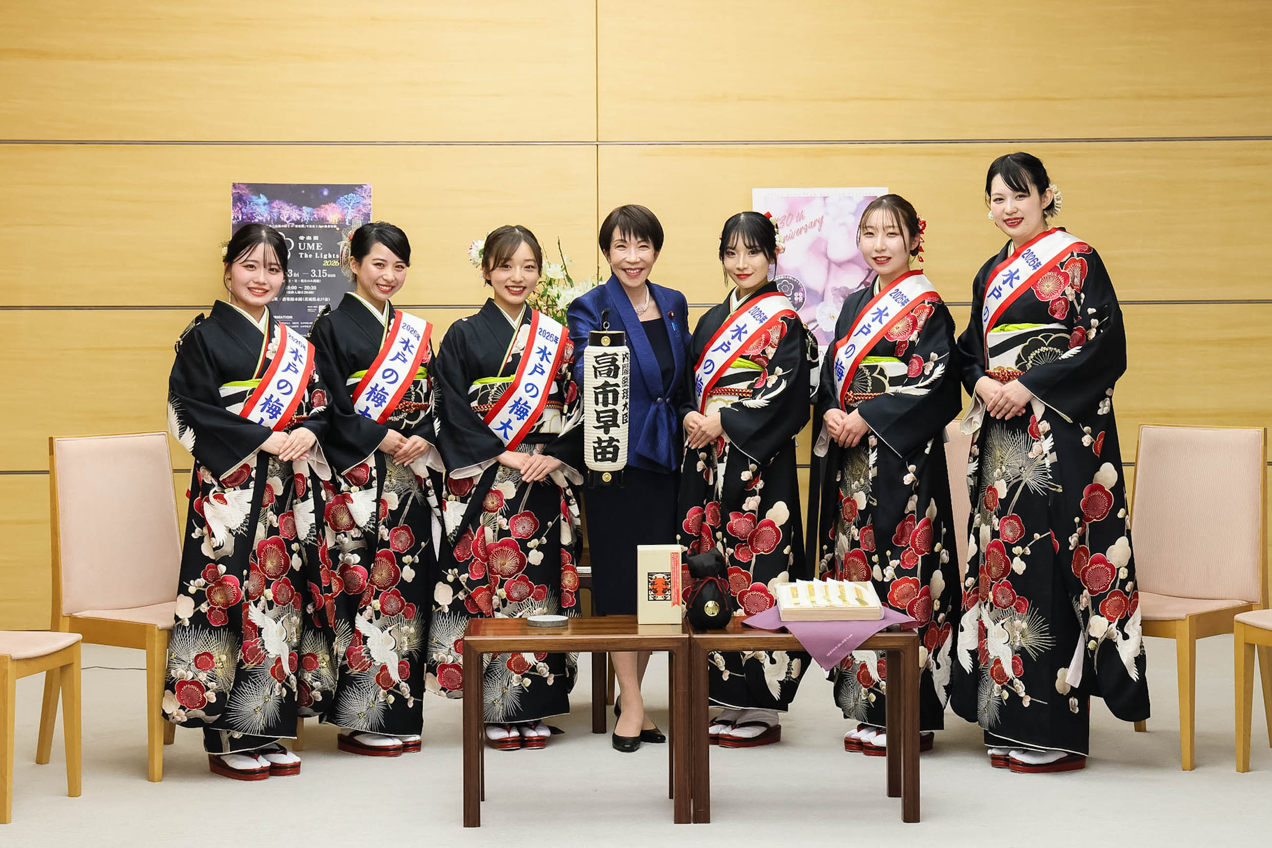 高市首相接受拜会2