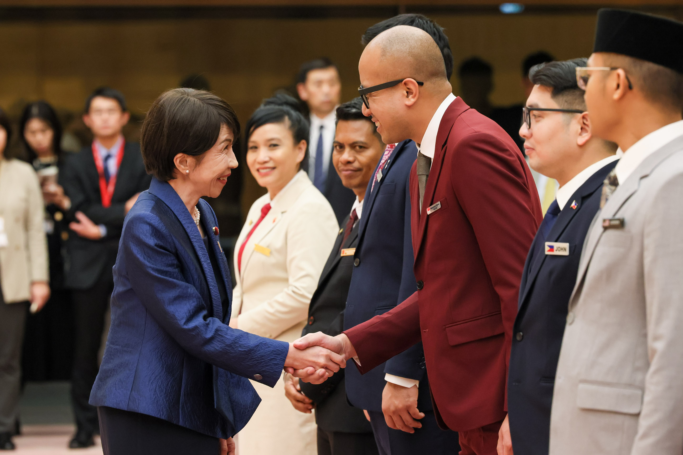 高市首相接受拜会1