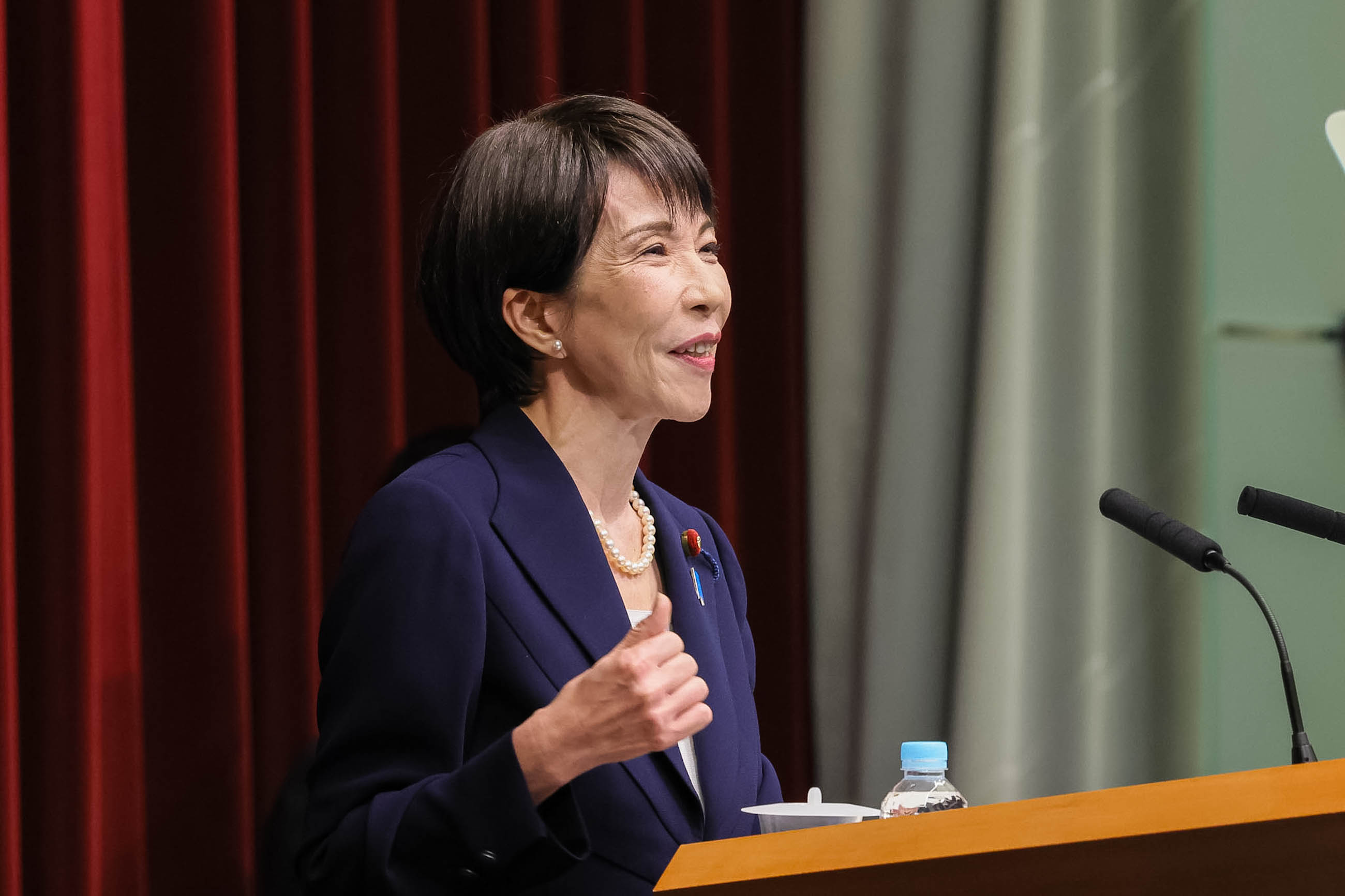 高市首相举行记者招待会7