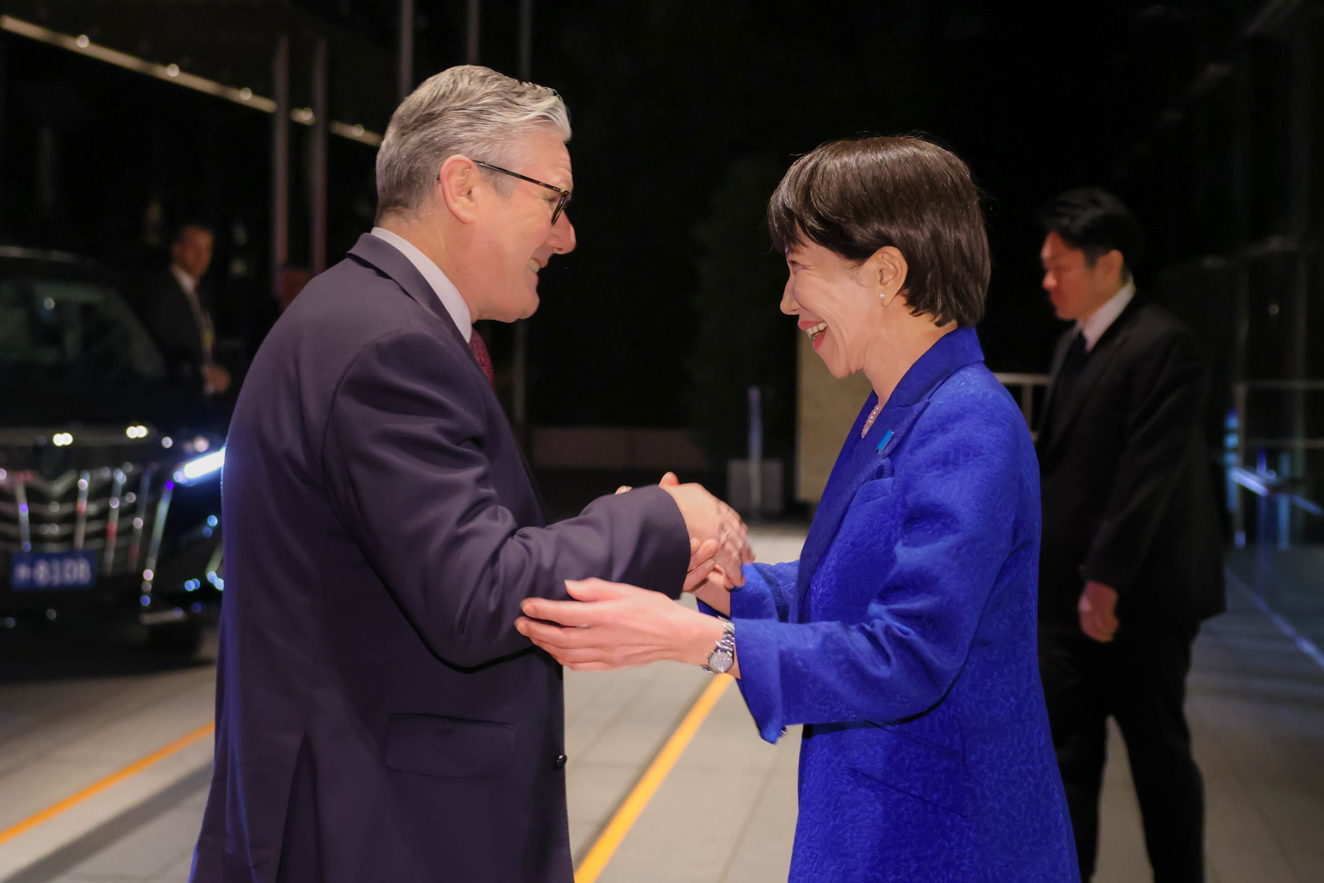 高市首相迎接斯塔默首相