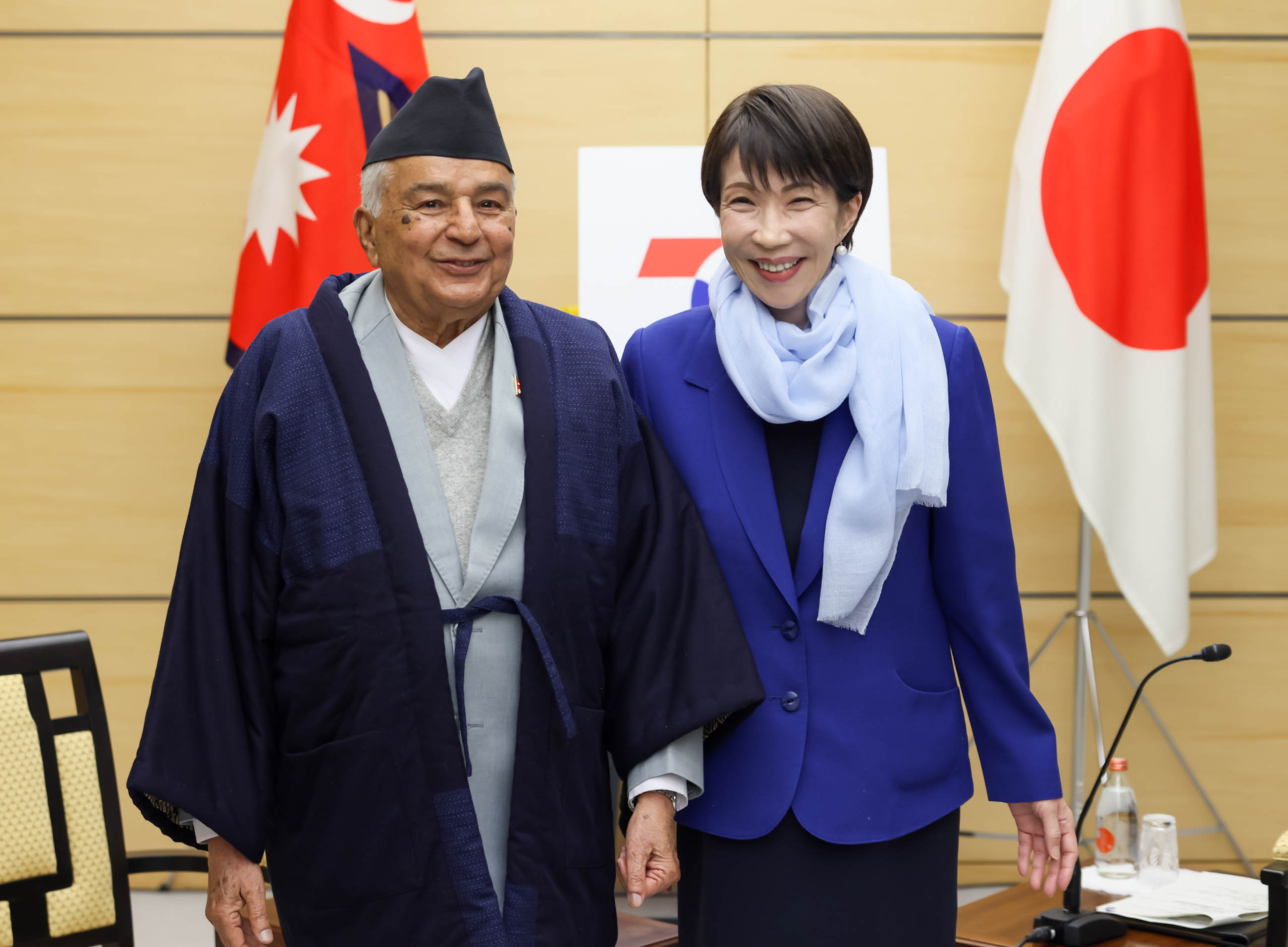 与保德尔总统举行会谈1