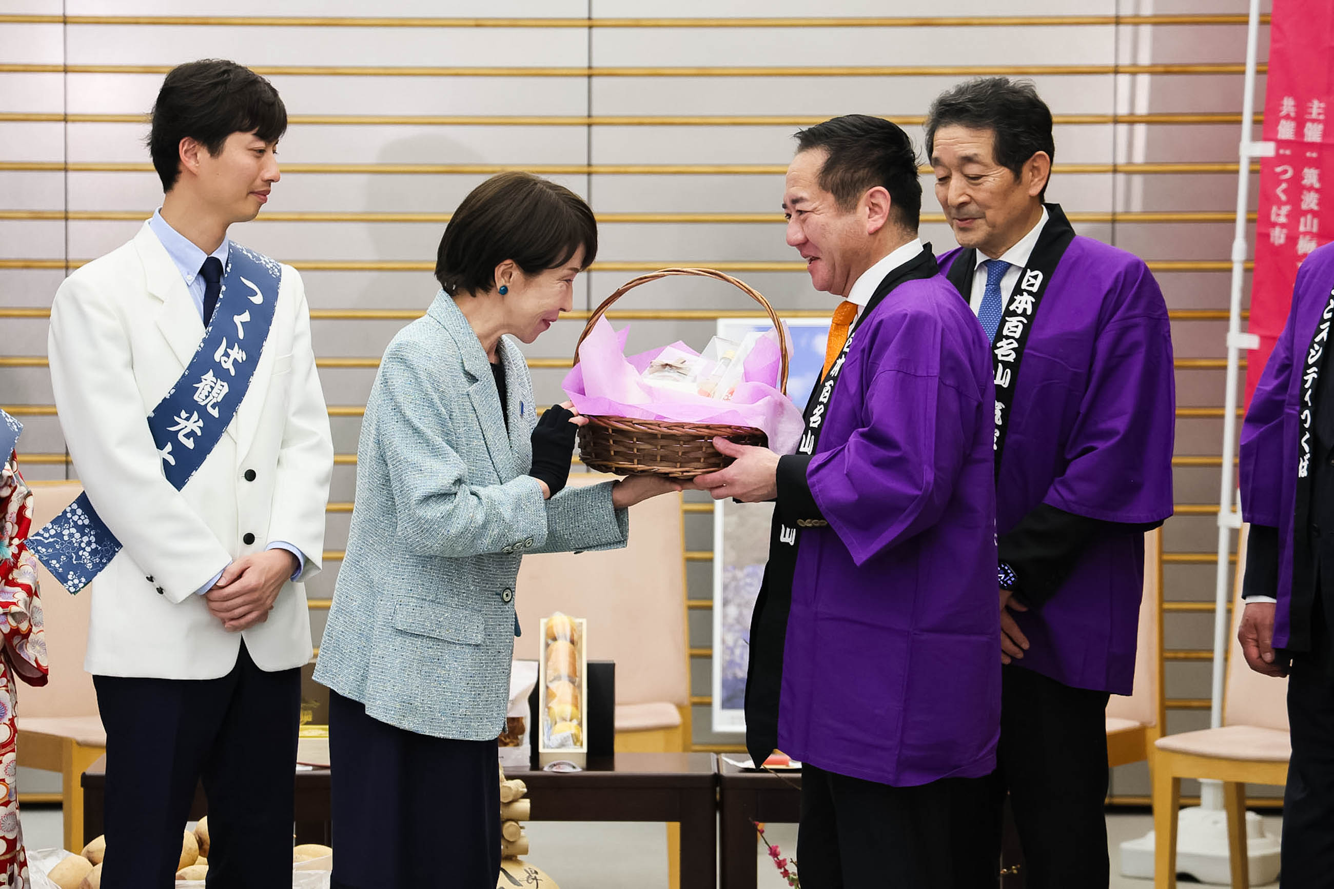 高市首相接受拜会4