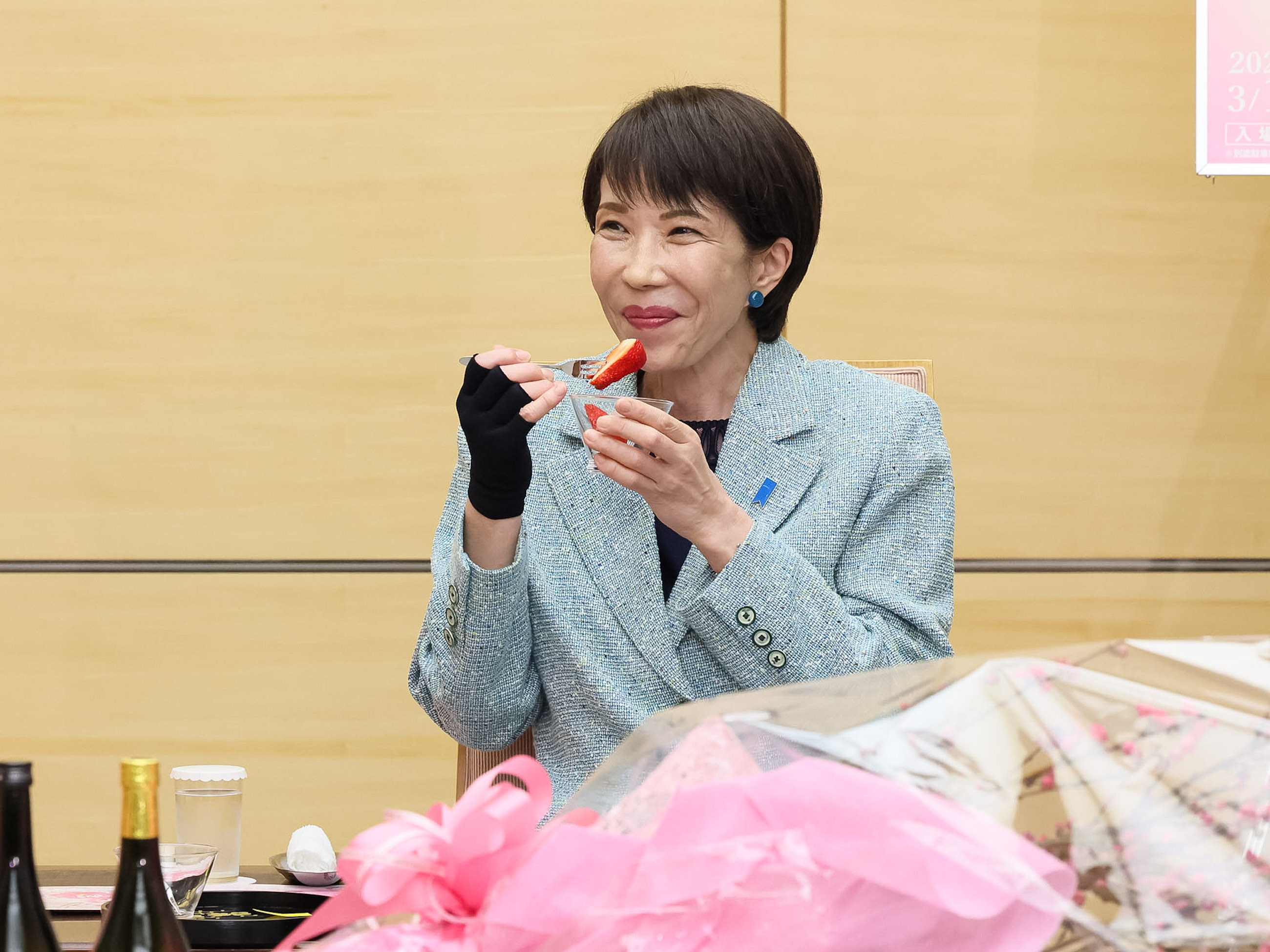 高市首相接受拜会7