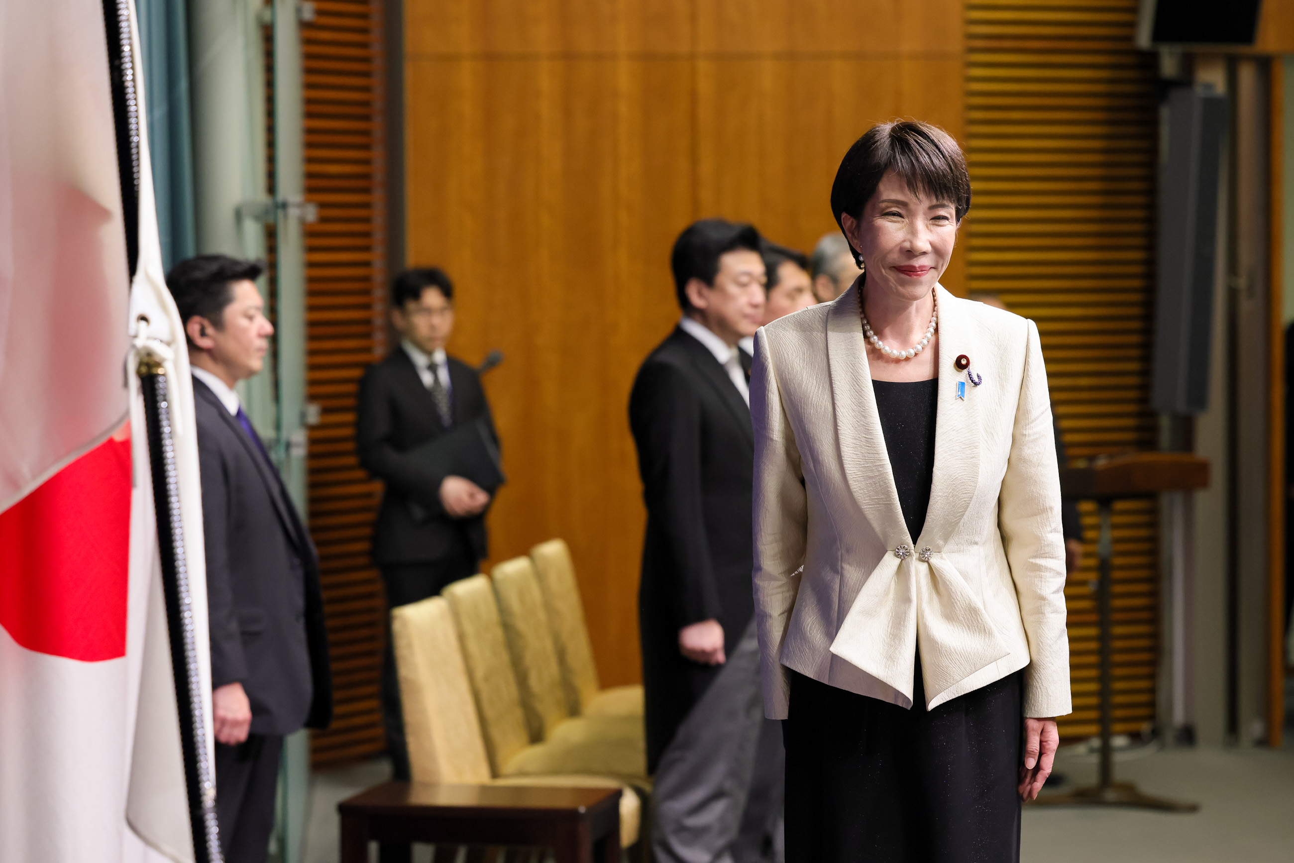 高市首相举行记者招待会2